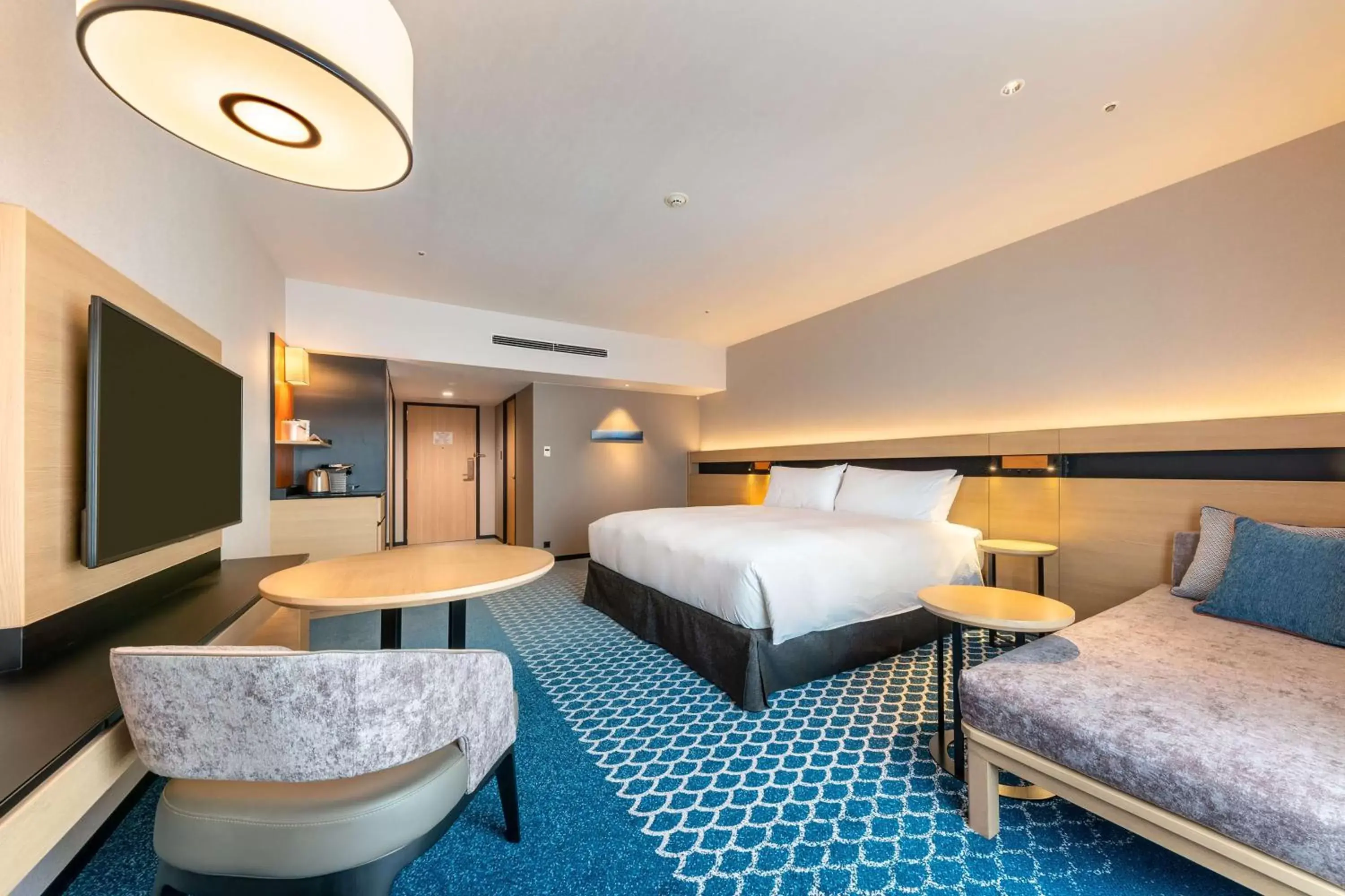 Bed in Hilton Tokyo Bay