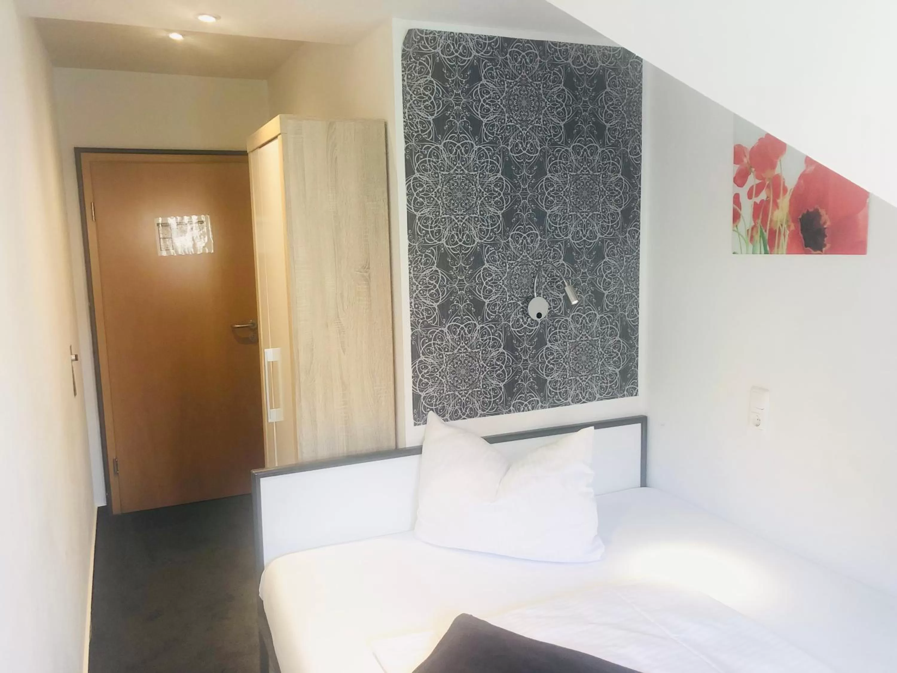 Photo of the whole room, Bed in Hotel am Schloss