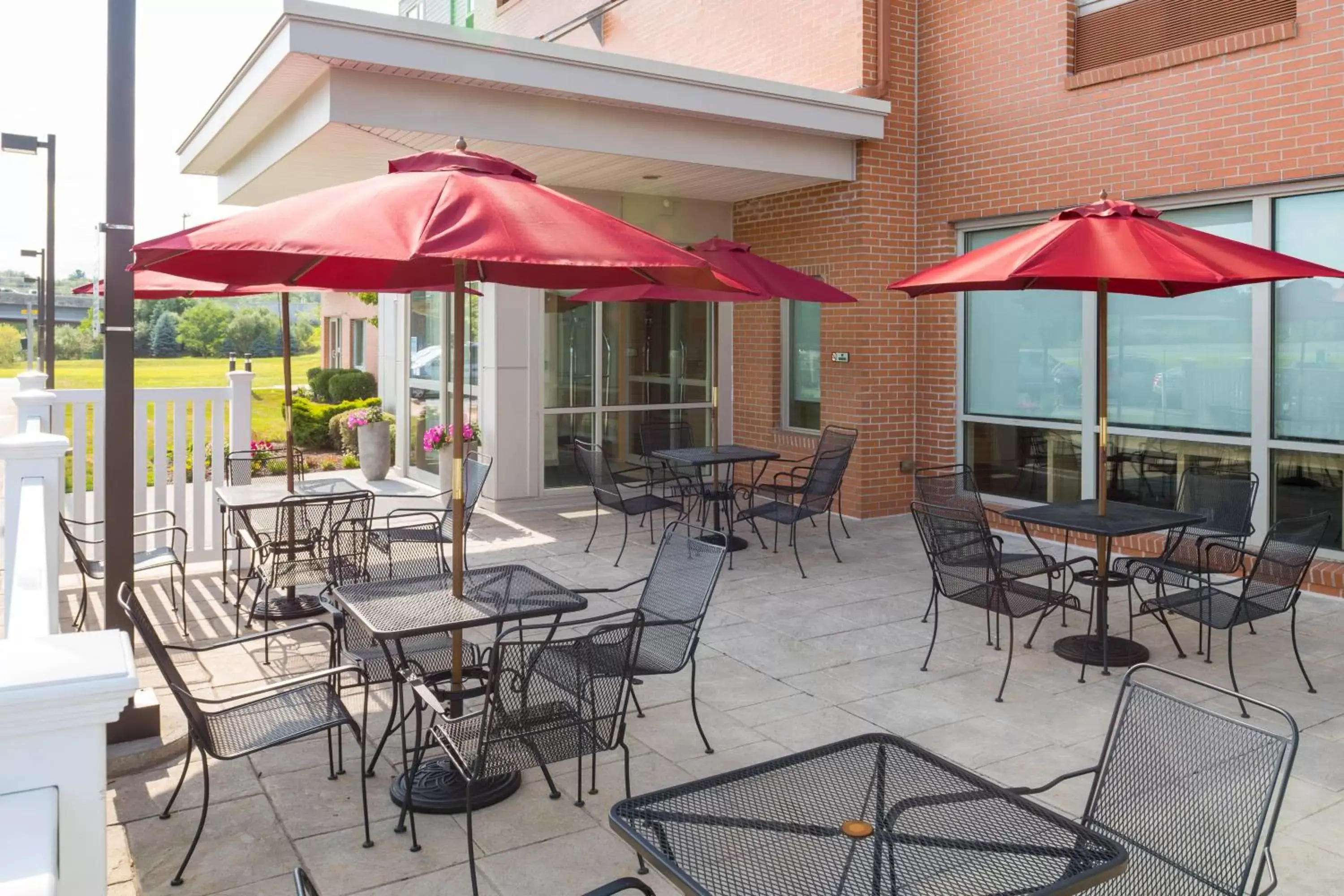 Property building, Restaurant/Places to Eat in TownePlace Suites by Marriott Providence North Kingstown