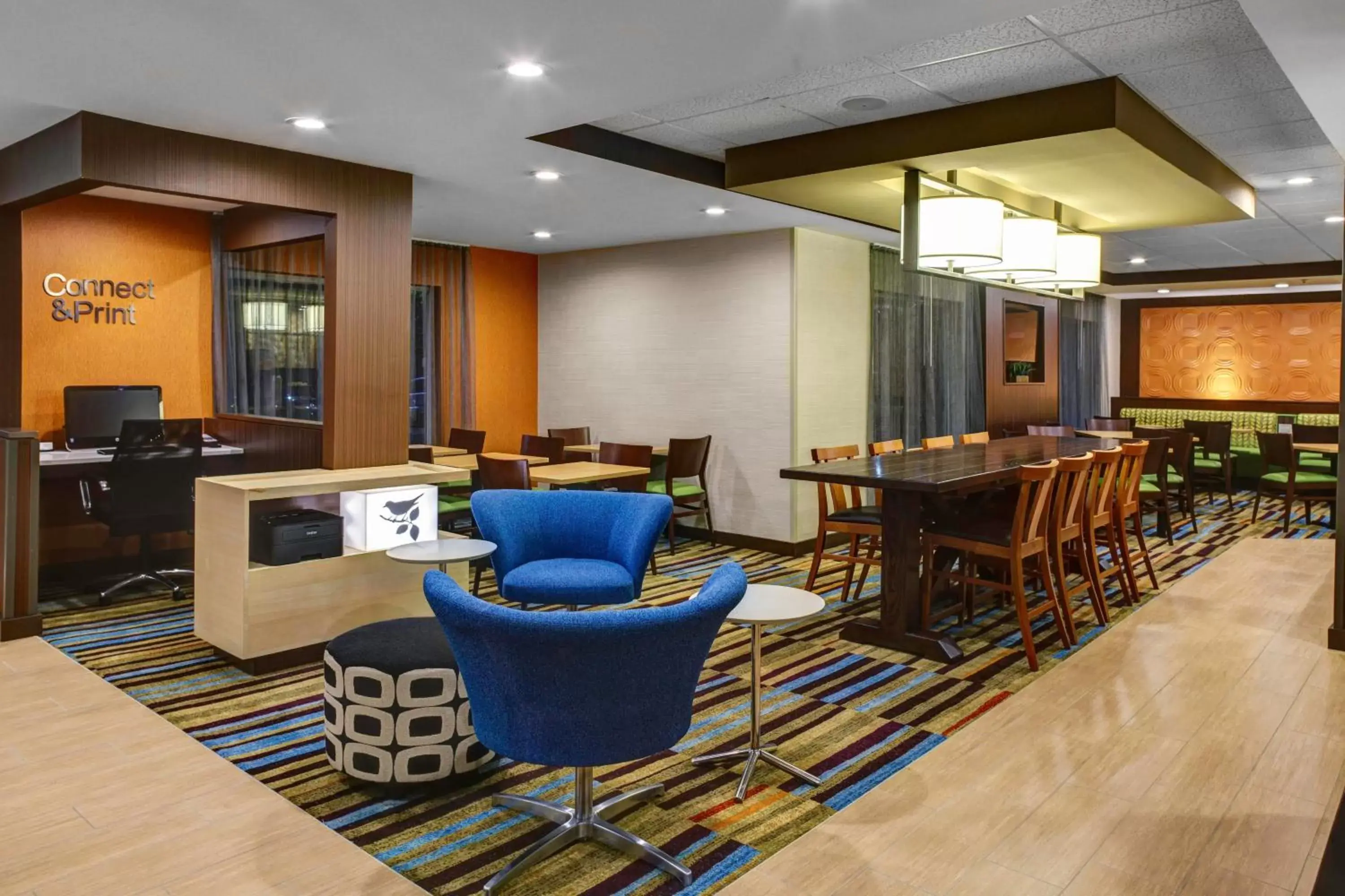 Business facilities, Lounge/Bar in Fairfield Inn and Suites by Marriott Atlanta Suwanee