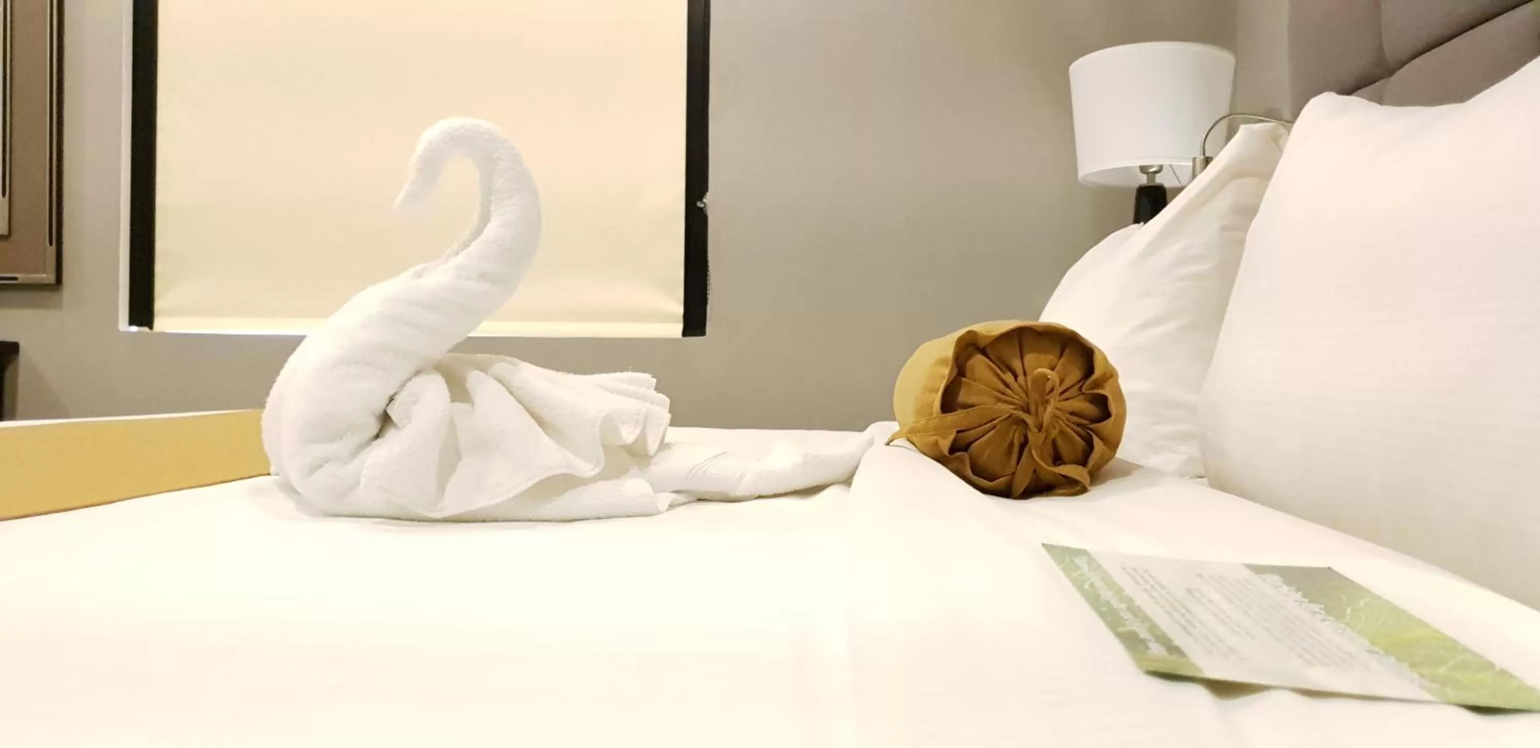 Bed in Best Western Plus Belize Biltmore Plaza