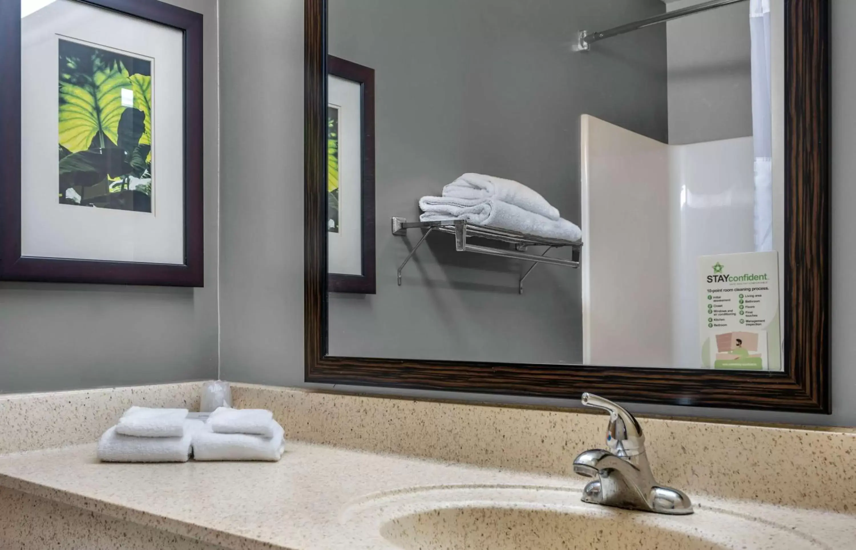 Bathroom in Extended Stay America Suites - Stockton - March Lane