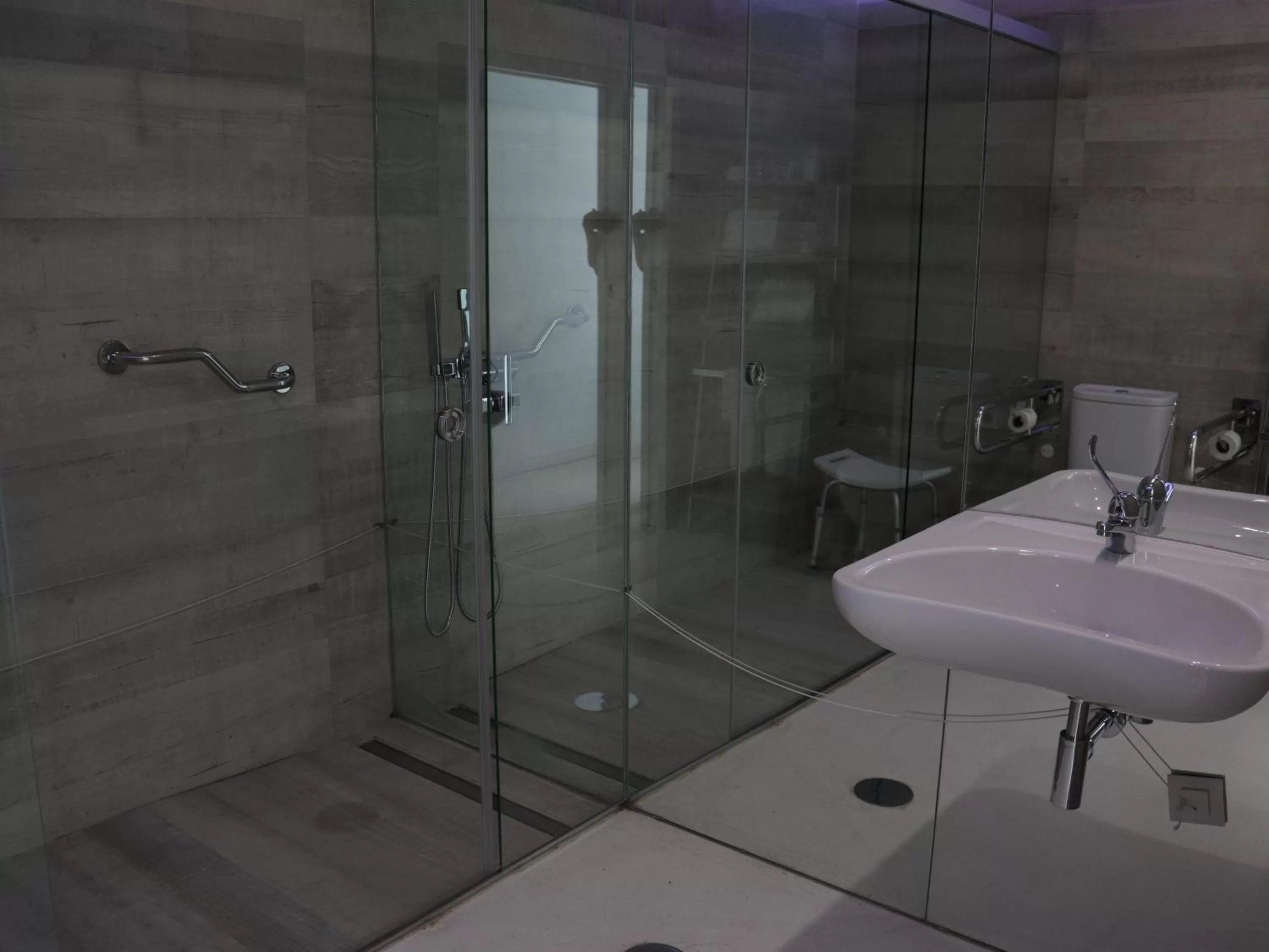 Shower in FH Hotel Rural