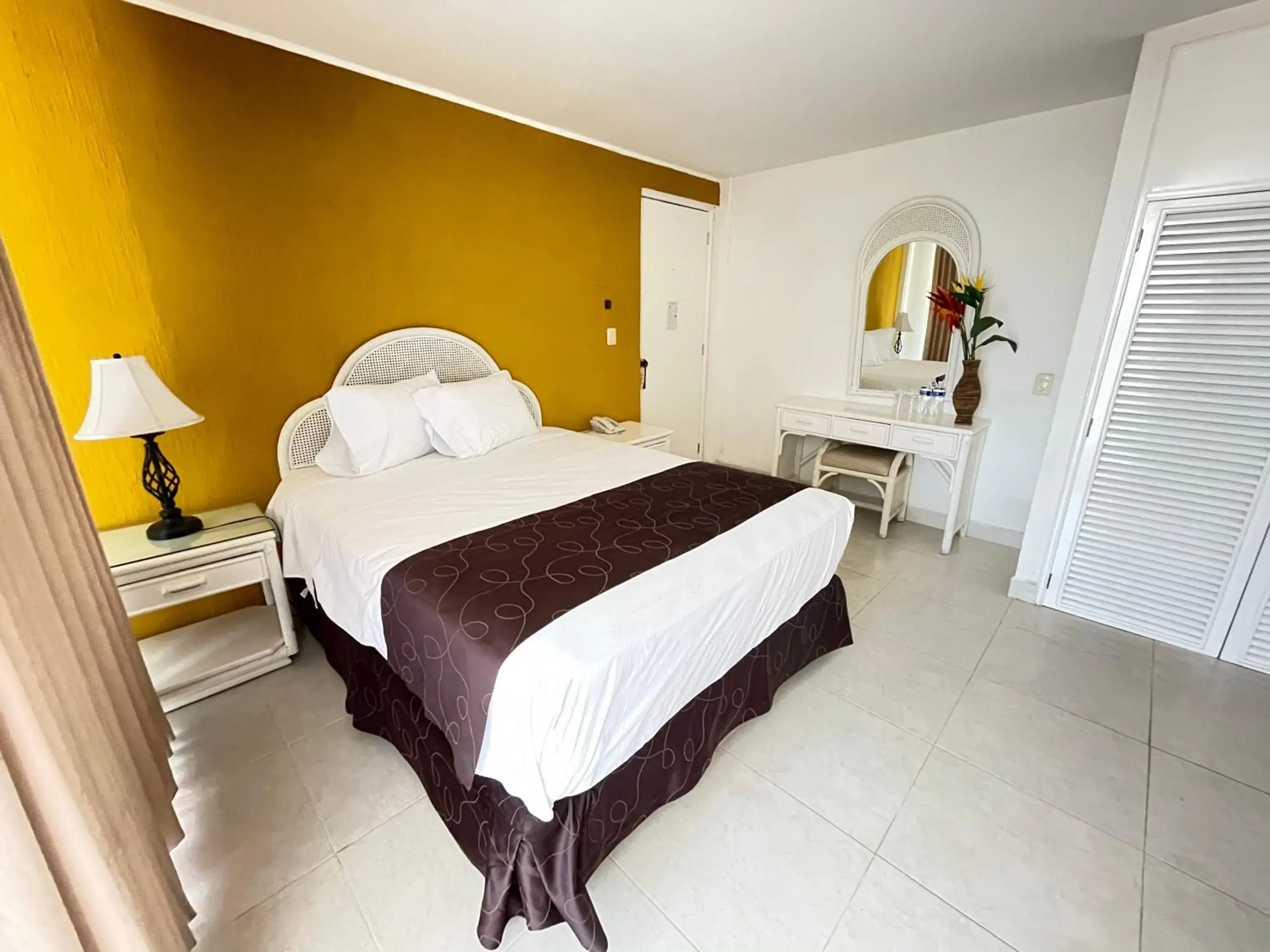 Bed in Hotel del Paseo Campeche