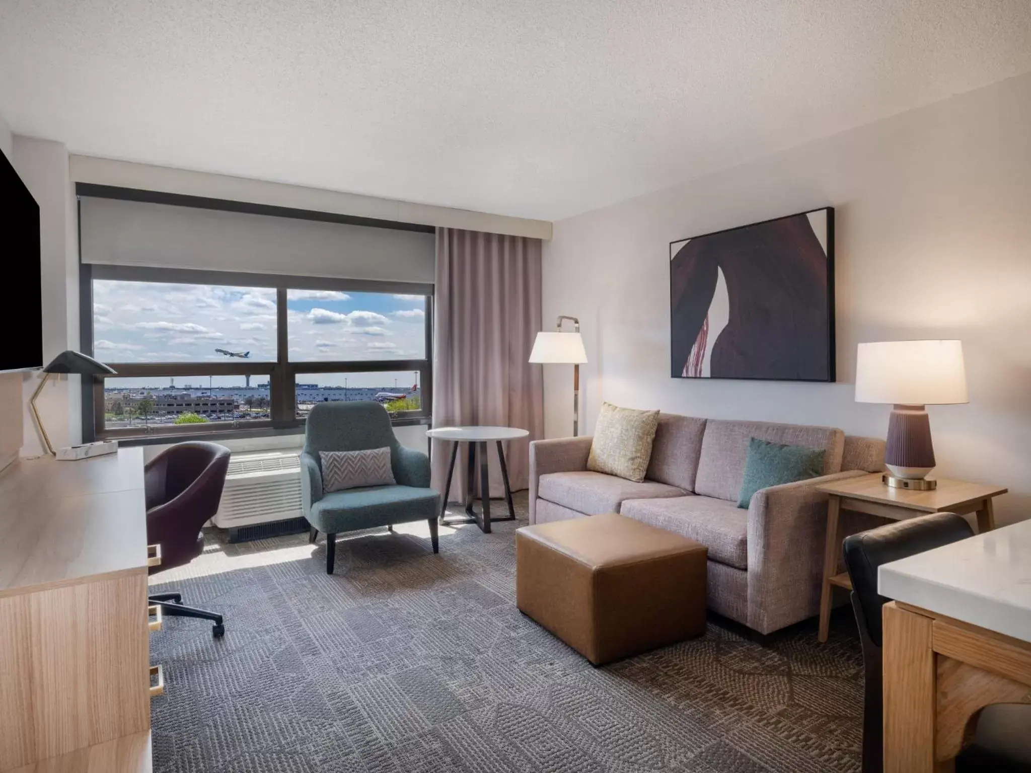 One-Bedroom King Suite with Airport View in Staybridge Suites Chicago O'Hare - Rosemont by IHG One-Bedroom King Suite with Airport View in Staybridge Suites Chicago O'Hare - Rosemont by IHG