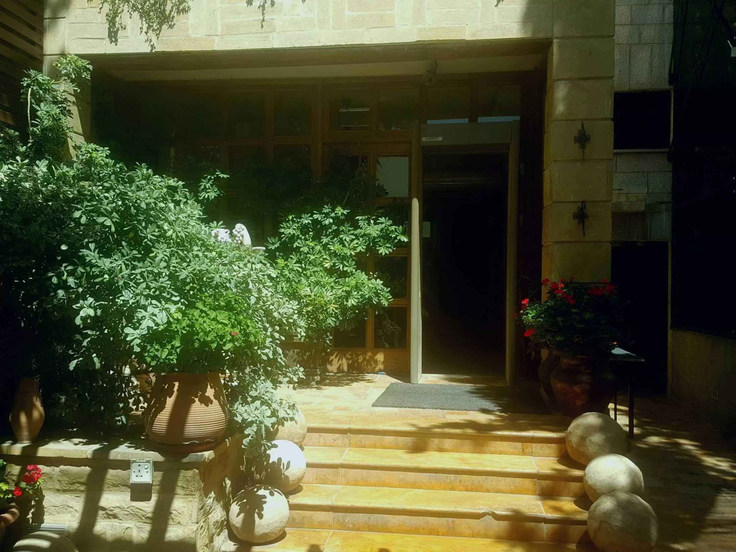Facade/entrance in Hisham Hotel