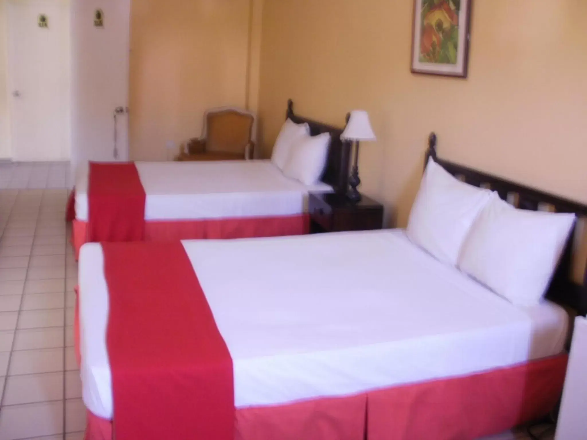 Photo of the whole room, Bed in Pineapple Court Hotel