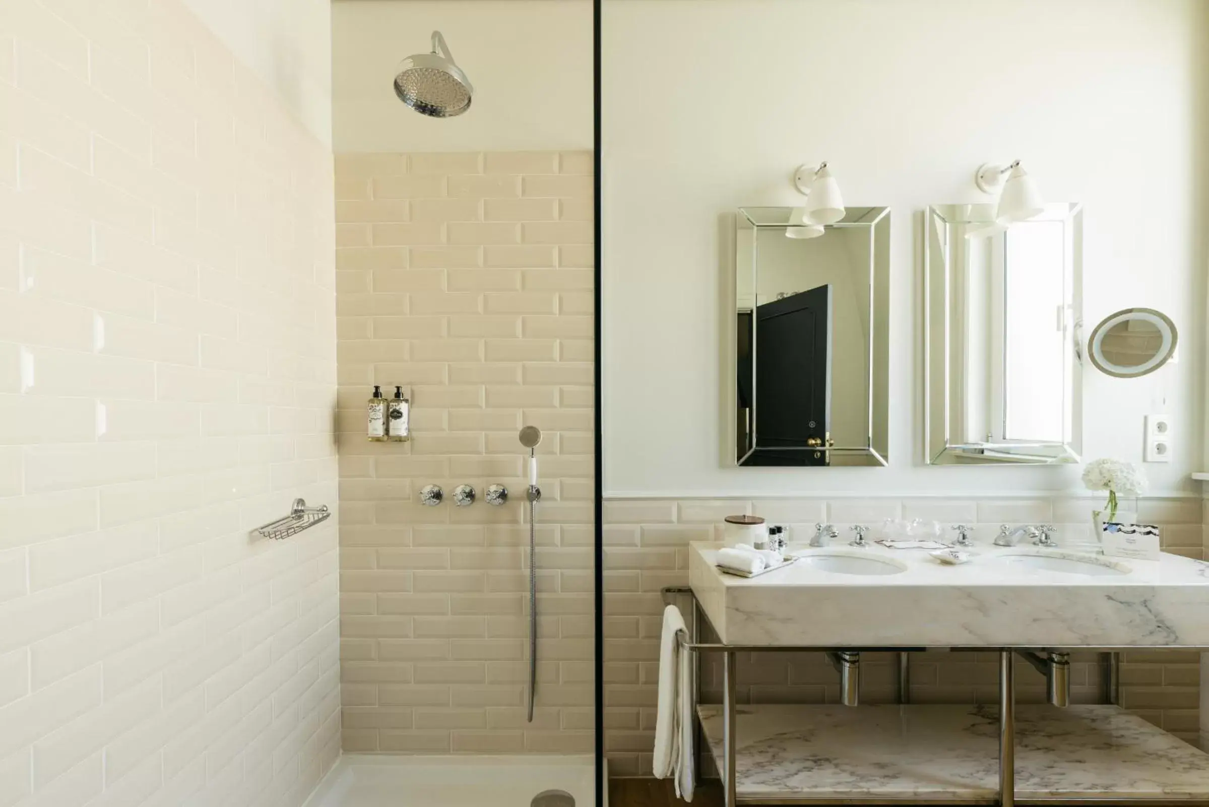 Executive Junior Suite in Hospes Infante Sagres Porto - Small Luxury Hotels Of The World Executive Junior Suite in Hospes Infante Sagres Porto - Small Luxury Hotels Of The World