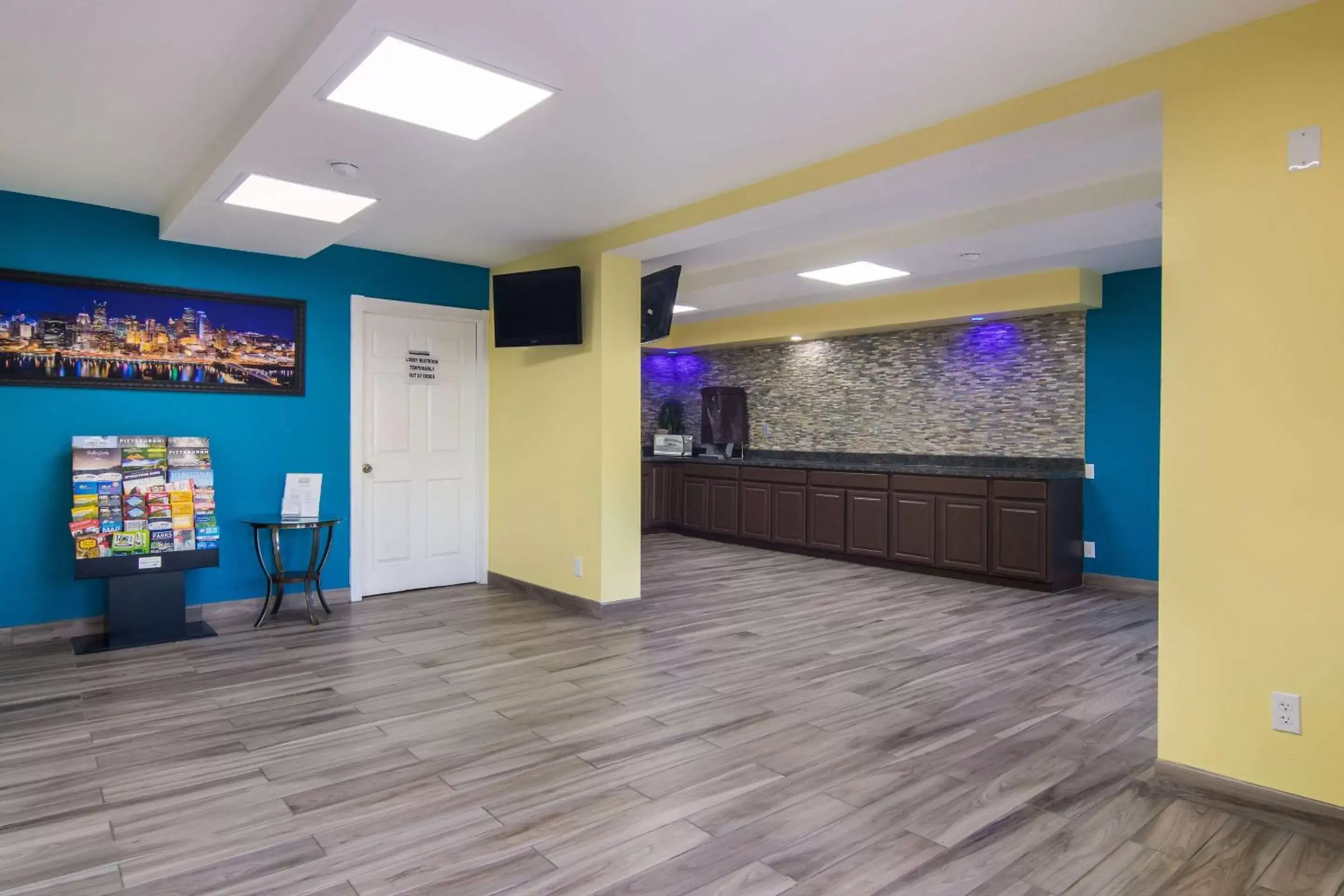 Lobby or reception, Lobby/Reception in Rodeway Inn & Suites Monroeville-Pittsburgh