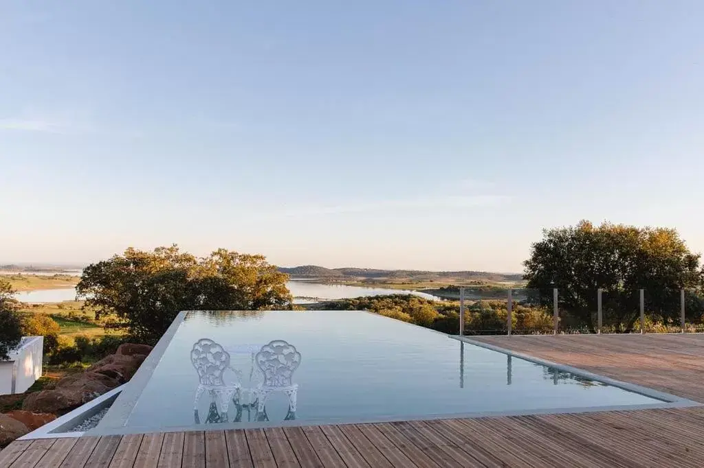 Swimming pool in Montimerso Skyscape Countryhouse