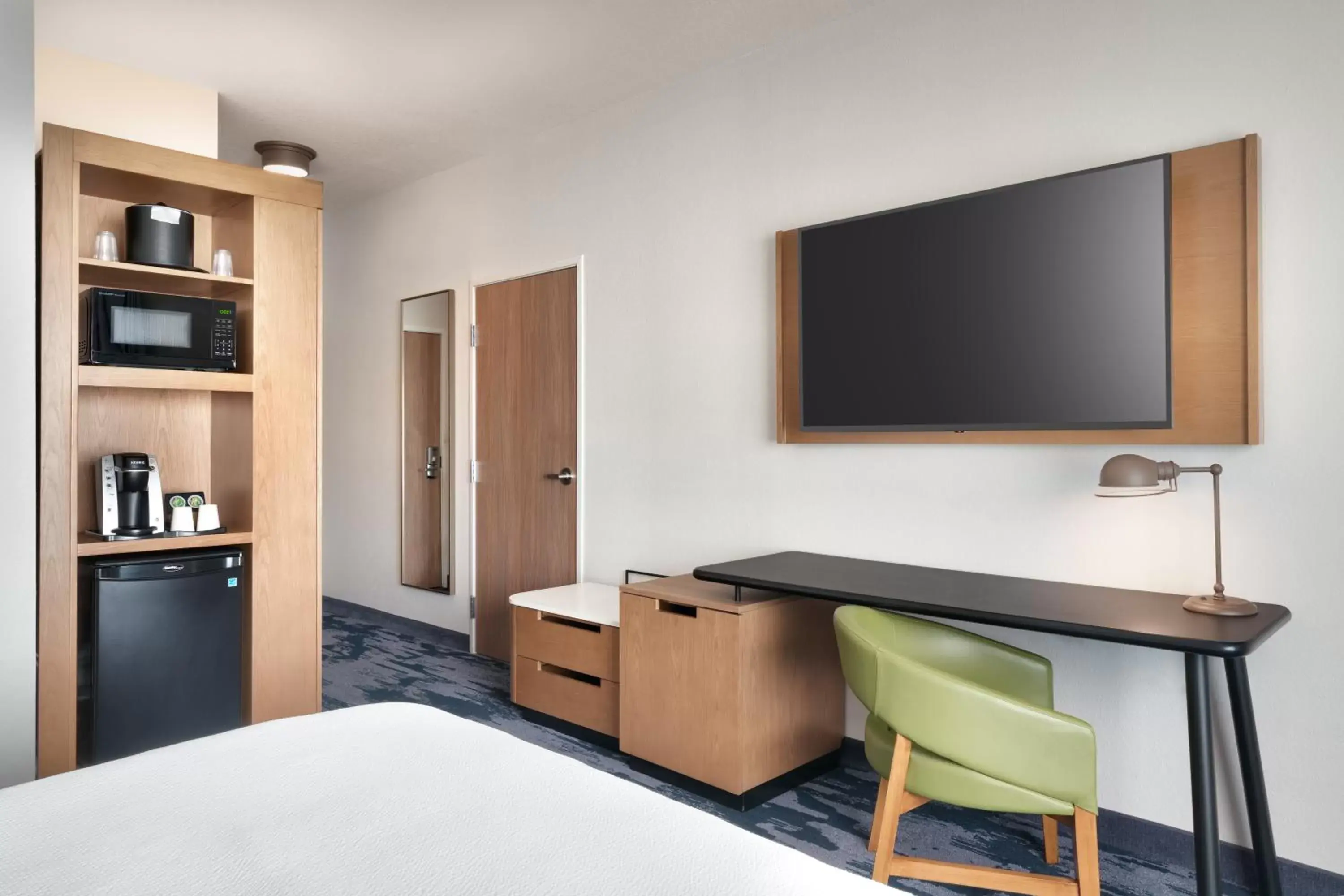 Photo of the whole room, TV/Entertainment Center in Fairfield Inn & Suites by Marriott Houston League City