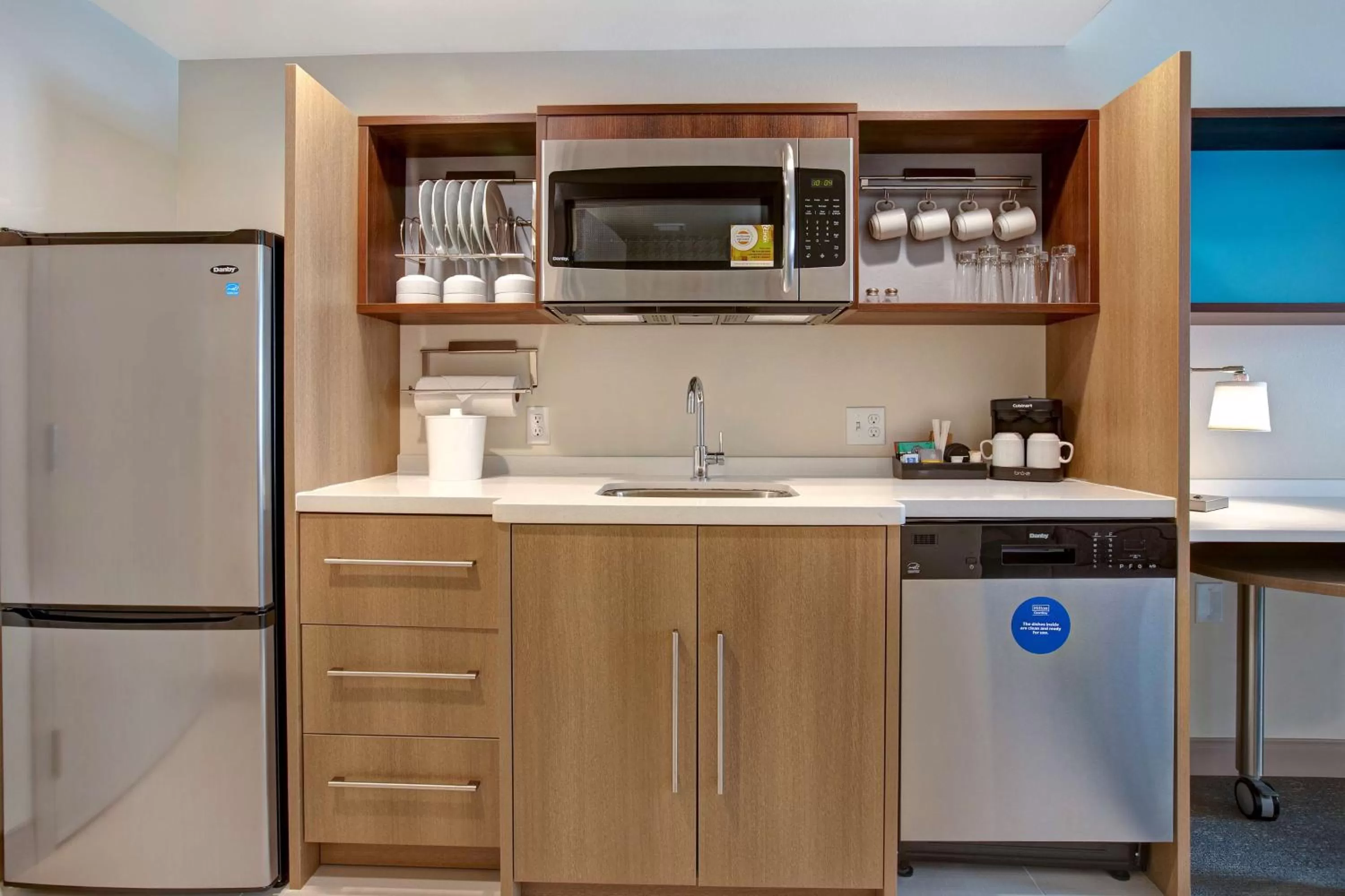 Kitchen or kitchenette in Home2 Suites By Hilton Carmel Indianapolis
