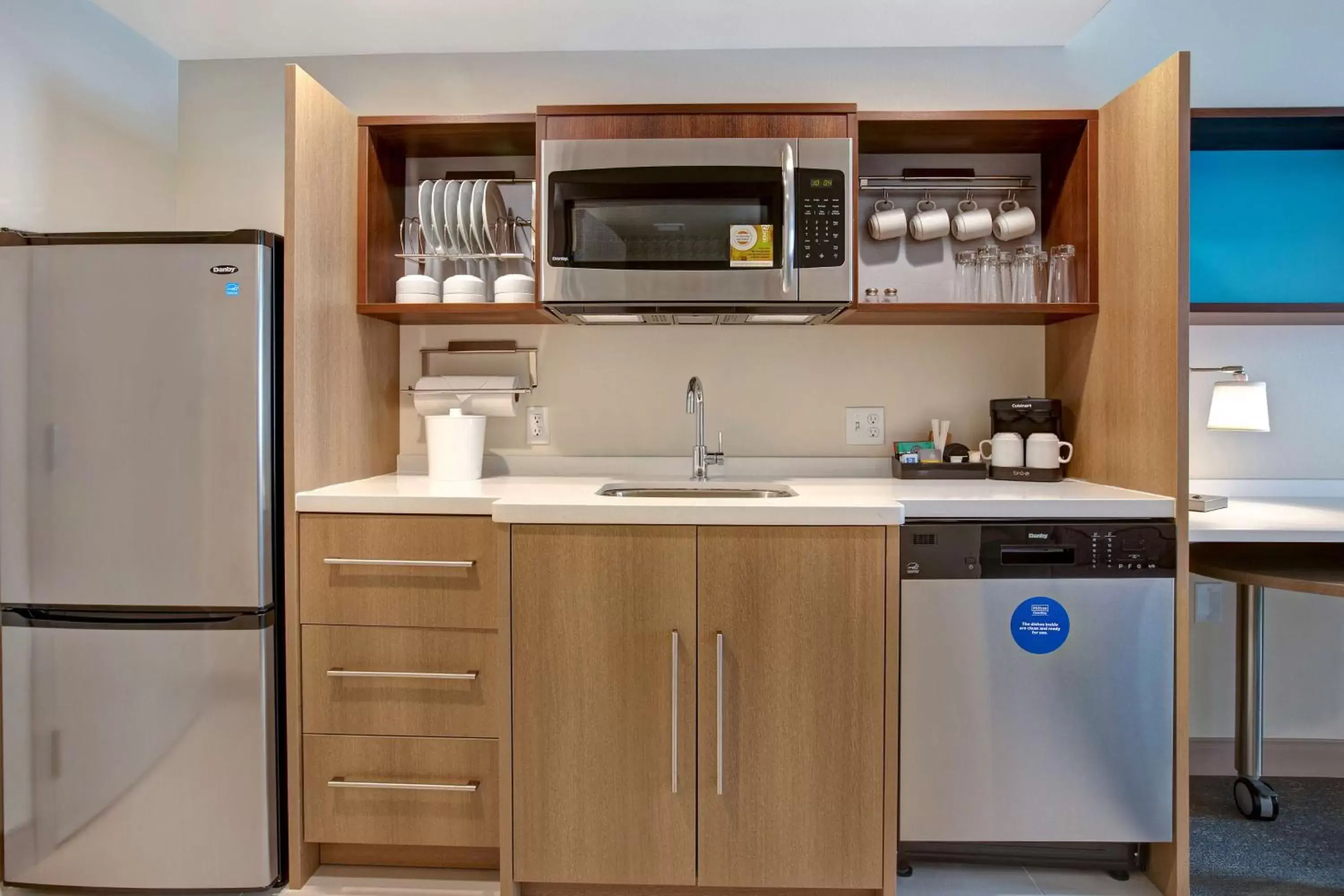 Kitchen or kitchenette, Kitchen/Kitchenette in Home2 Suites By Hilton Carmel Indianapolis