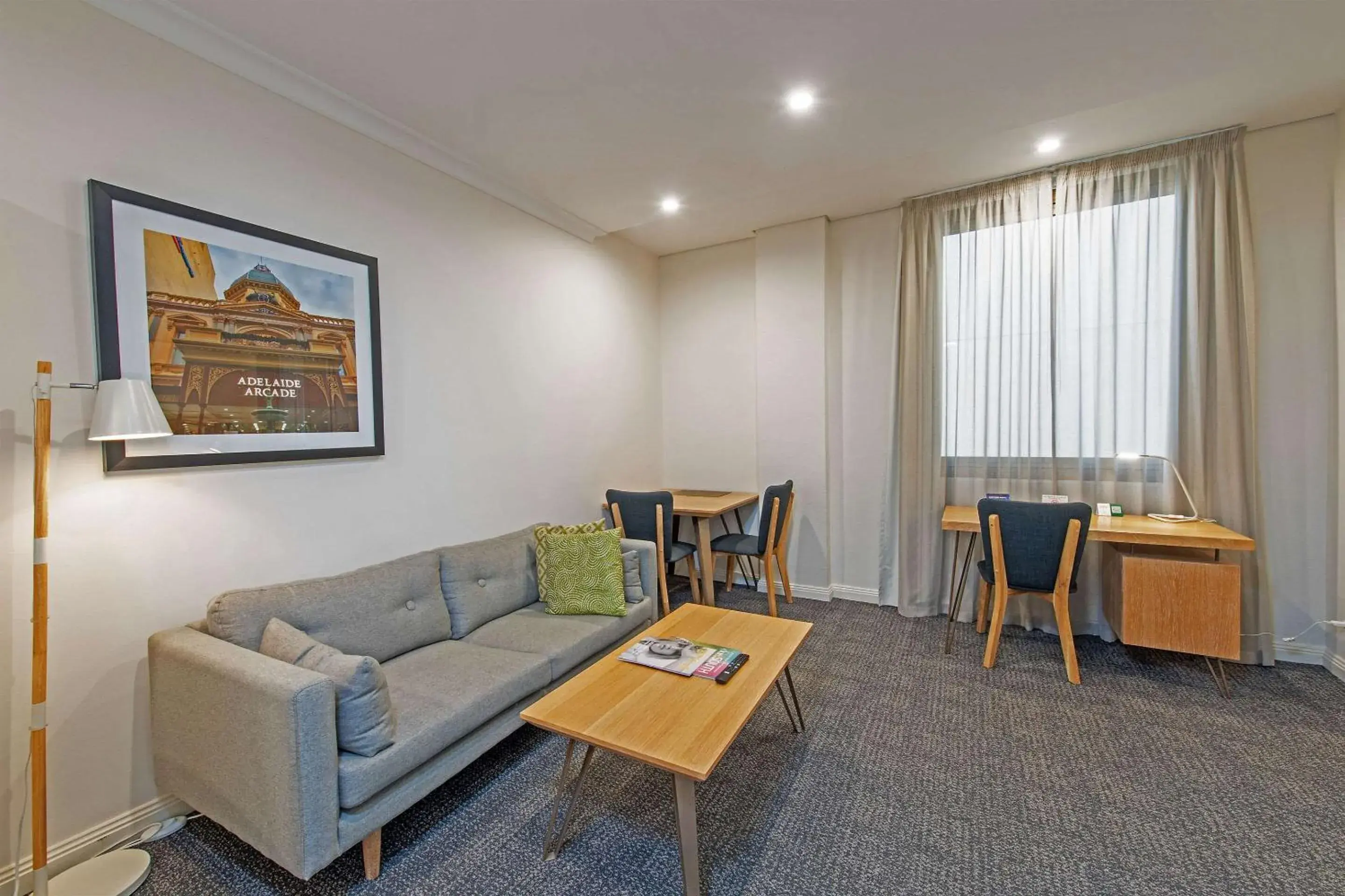 Photo of the whole room, Seating Area in Quality Apartments Adelaide Central