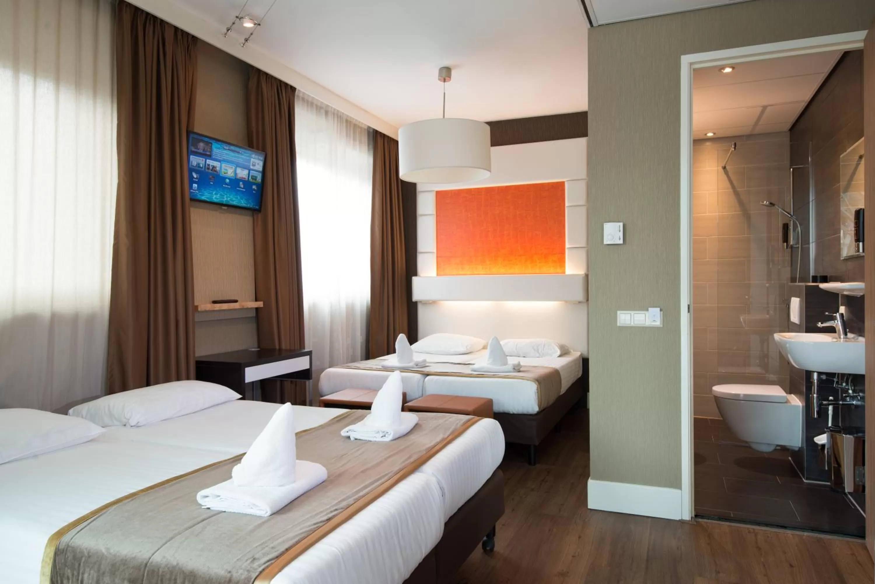 Photo of the whole room, Bed in Hotel Mosaic City Centre