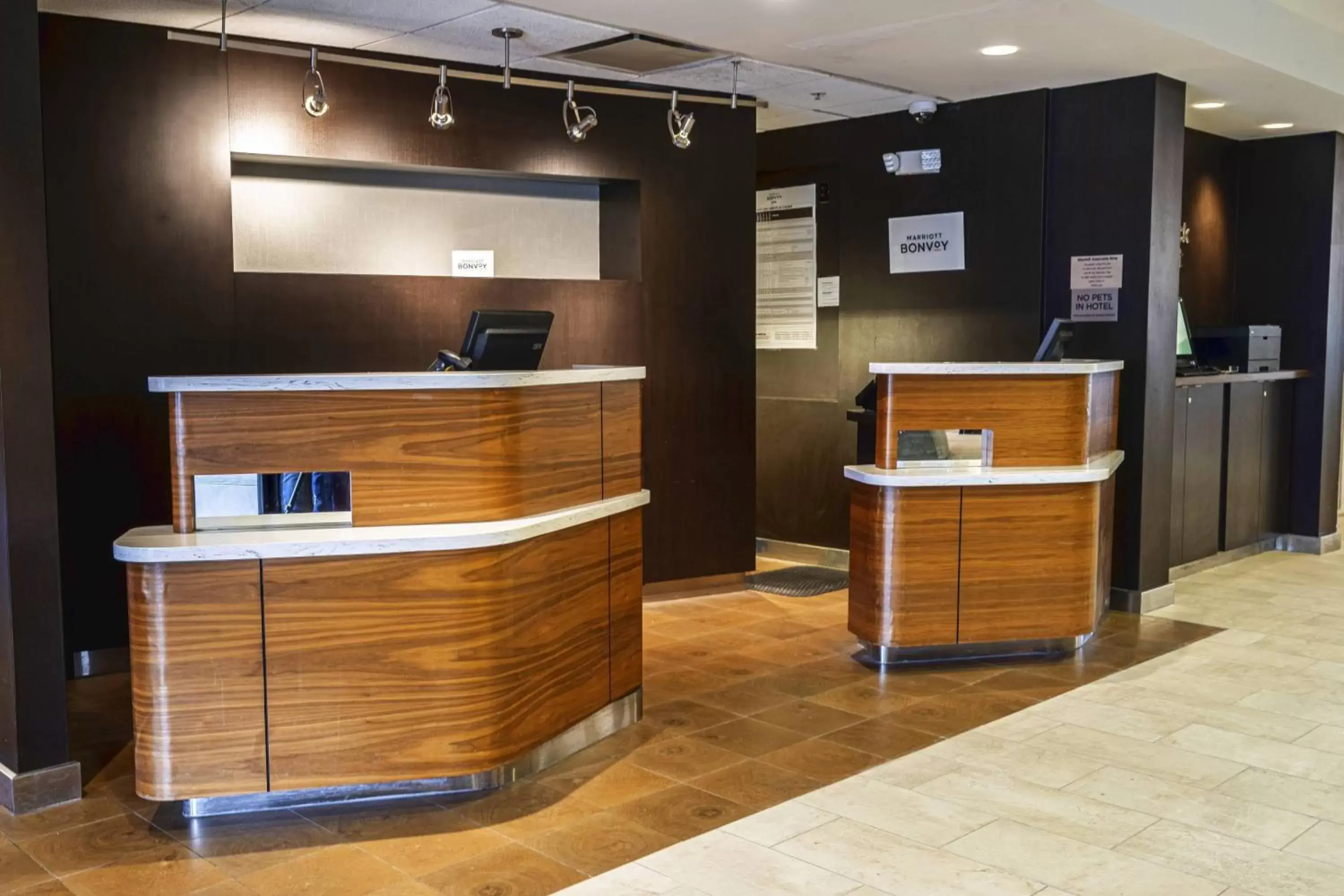 Lobby or reception, Lobby/Reception in Courtyard by Marriott Cleveland Willoughby