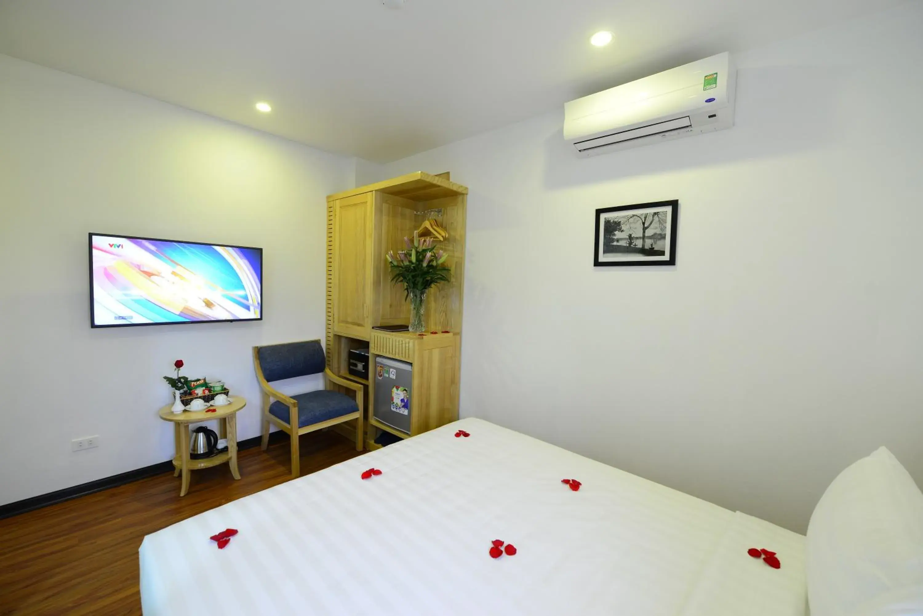 Bedroom, Bed in Blue Hanoi Inn Luxury Hotel and Spa
