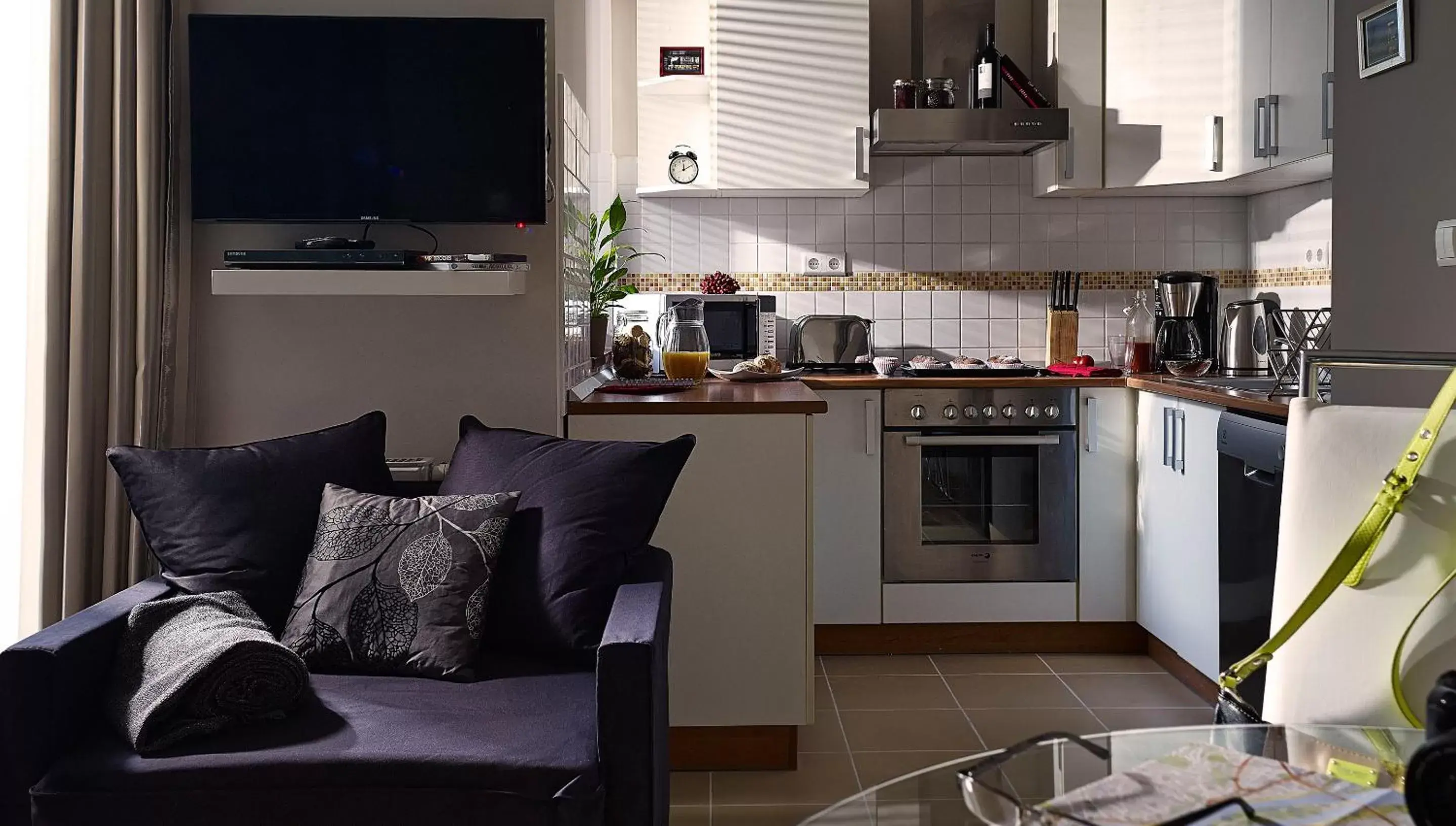 TV and multimedia, Kitchen/Kitchenette in 7Seasons Apartments Budapest