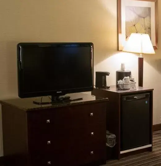 TV and multimedia, TV/Entertainment Center in Best Western PLUS Lockport