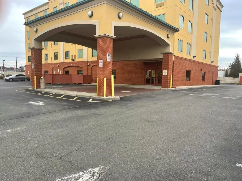 Property building in Riverview Inn & Suites