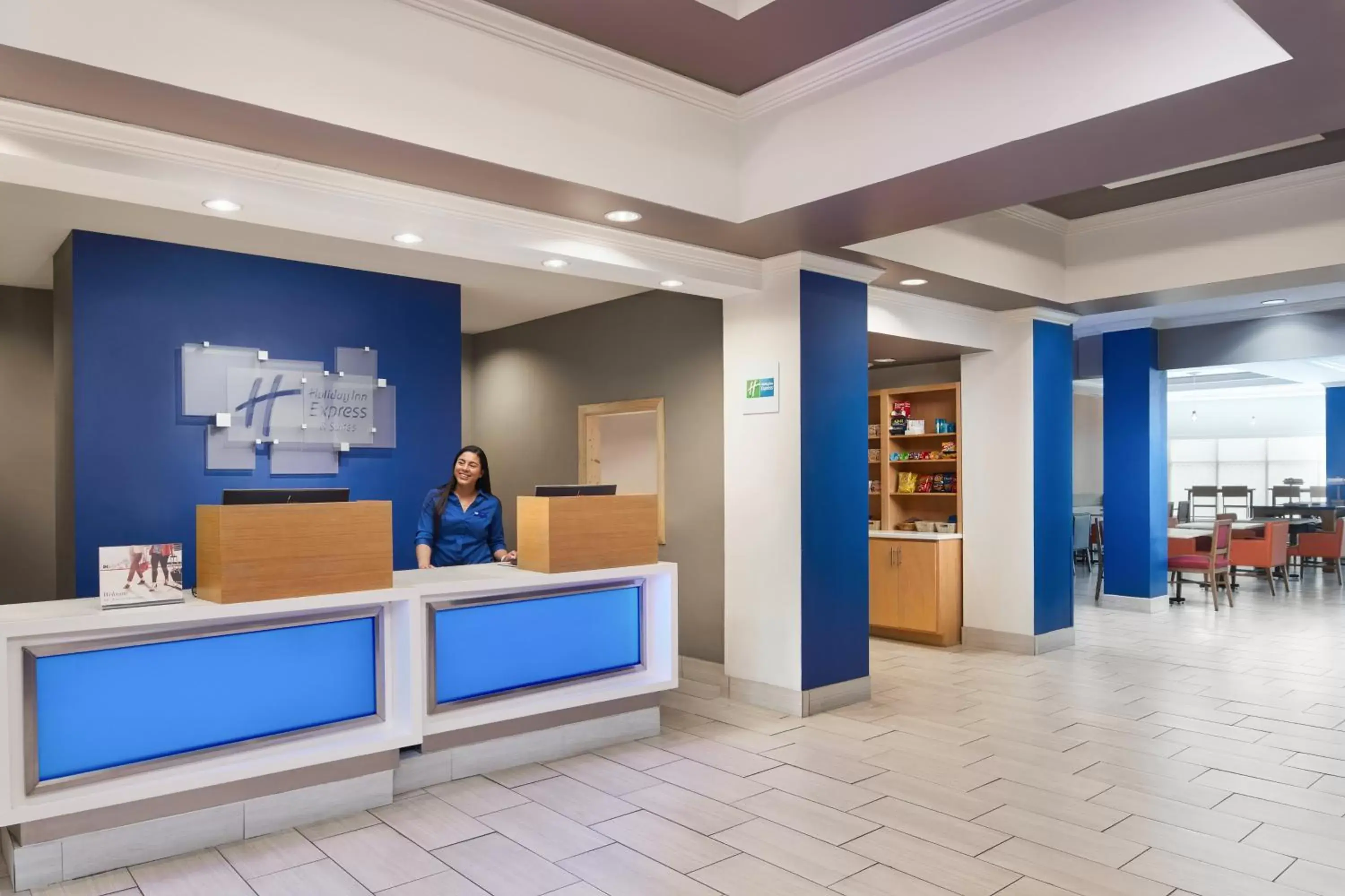 Property building, Lobby/Reception in Holiday Inn Express Palatka Northwest, an IHG Hotel