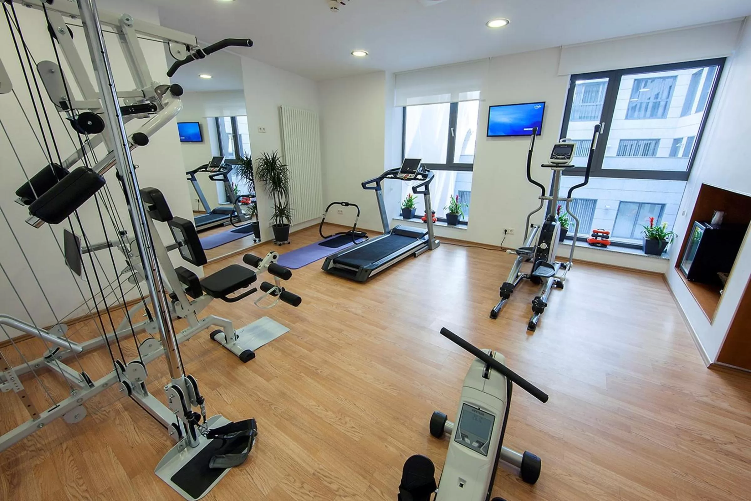 Fitness centre/facilities in Hotel Cismigiu