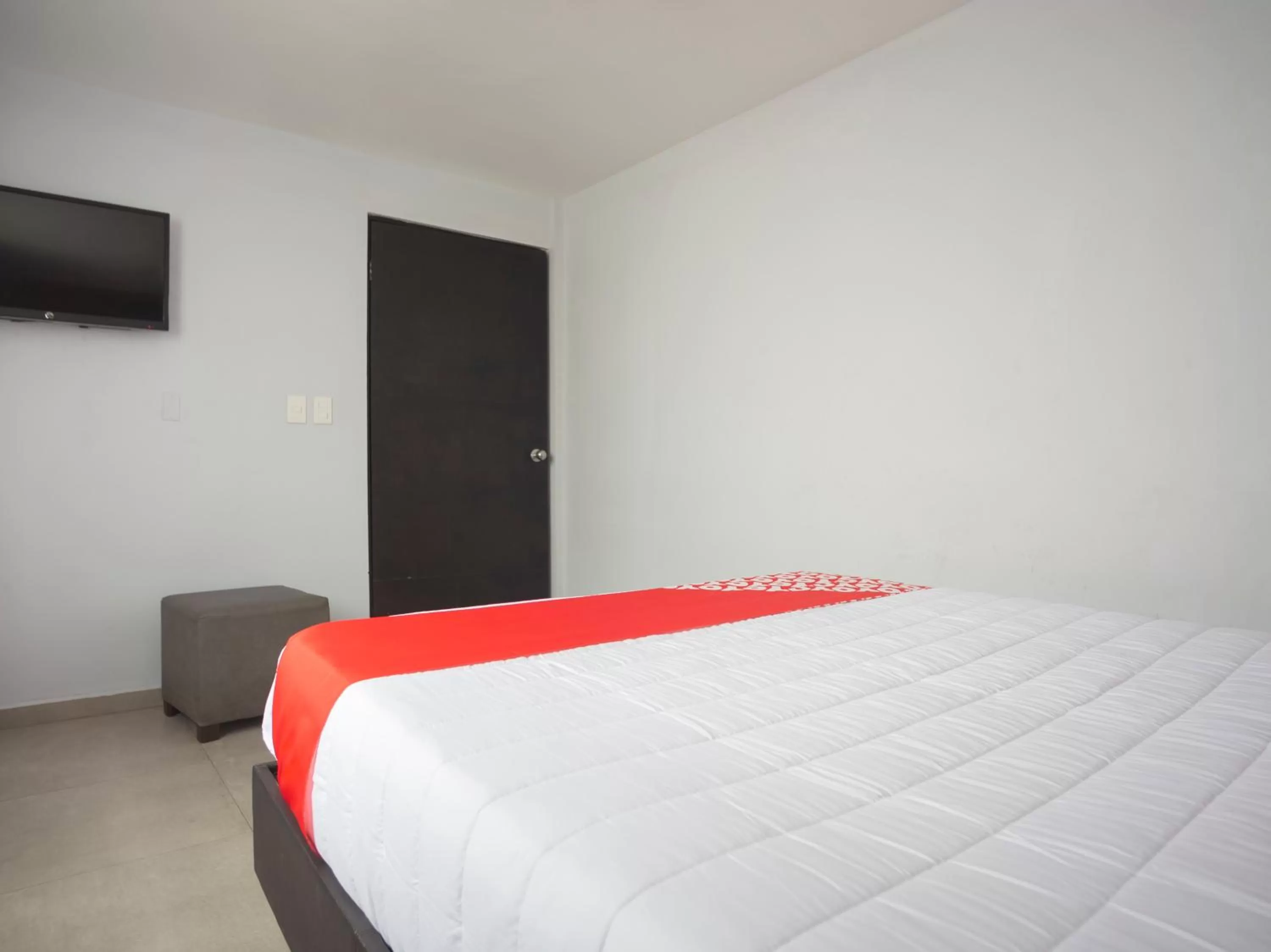 Bedroom, Bed in ADHOC Express