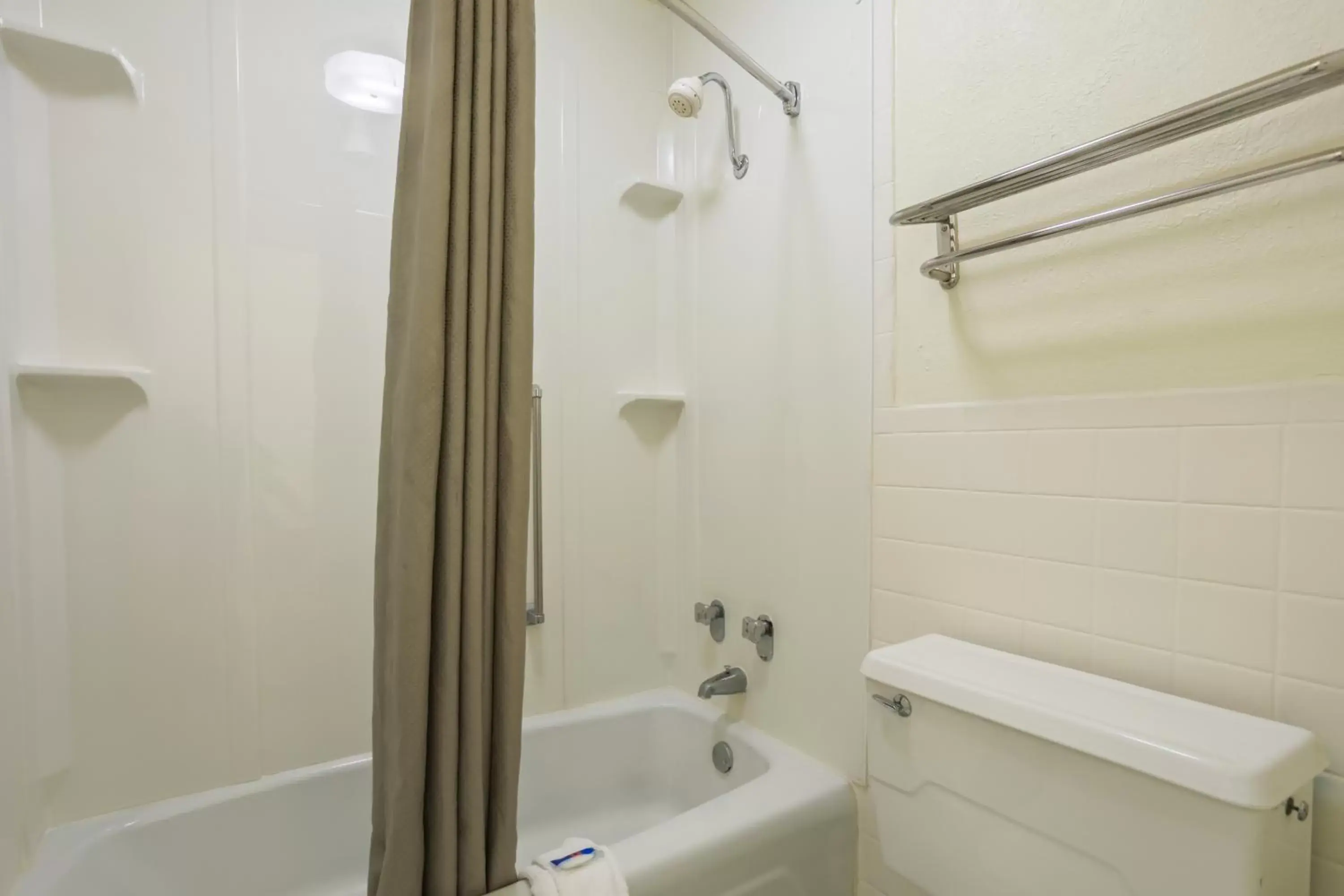 Shower, Bathroom in Motel 6-Spring Hill, FL - Weeki Wachee