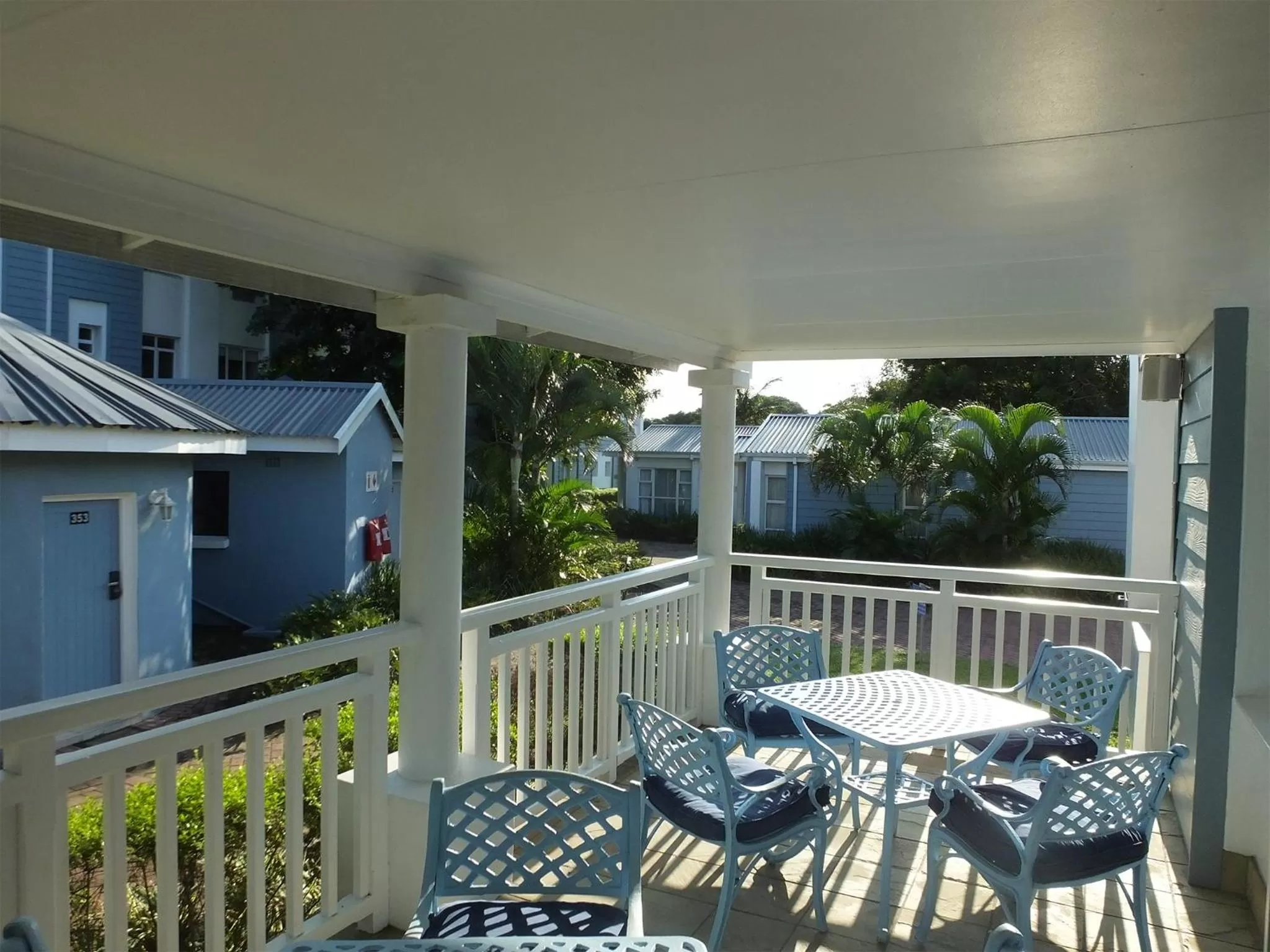 Property building in Premier Splendid Inn Bayshore