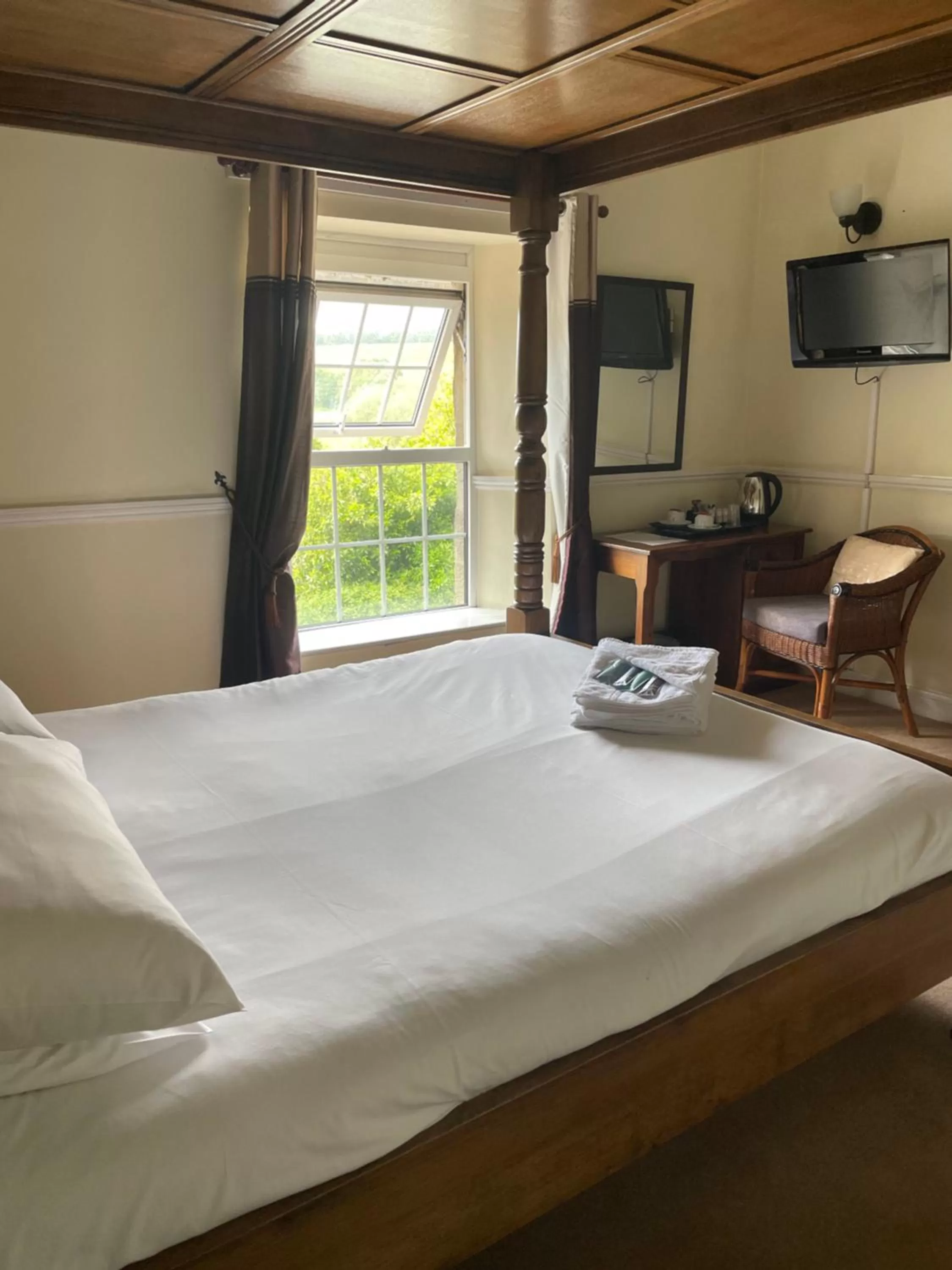 Bed in Inn On The Wye