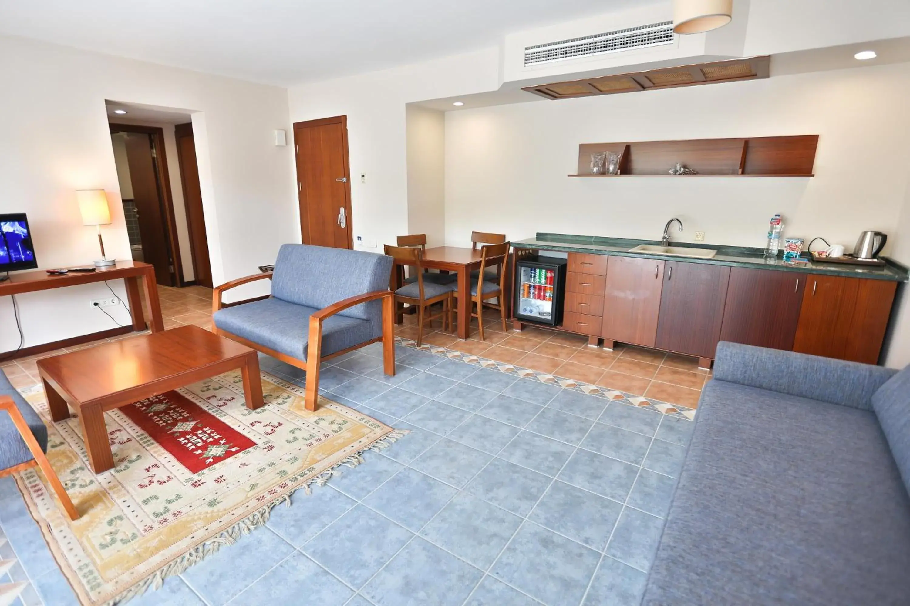 Kitchen or kitchenette, Kitchen/Kitchenette in Happy Hotel