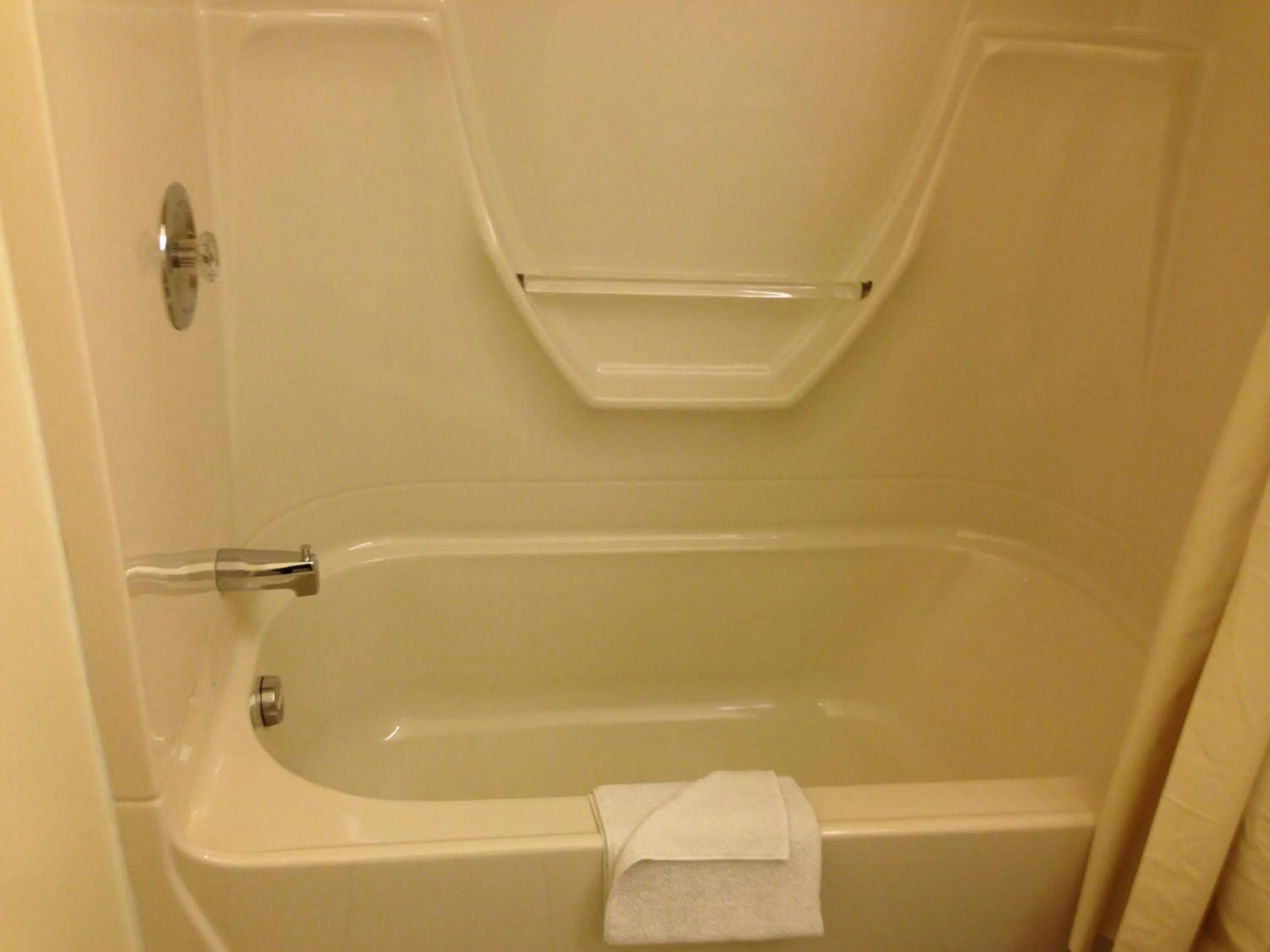 Bathroom in Petawawa River Inn & Suites