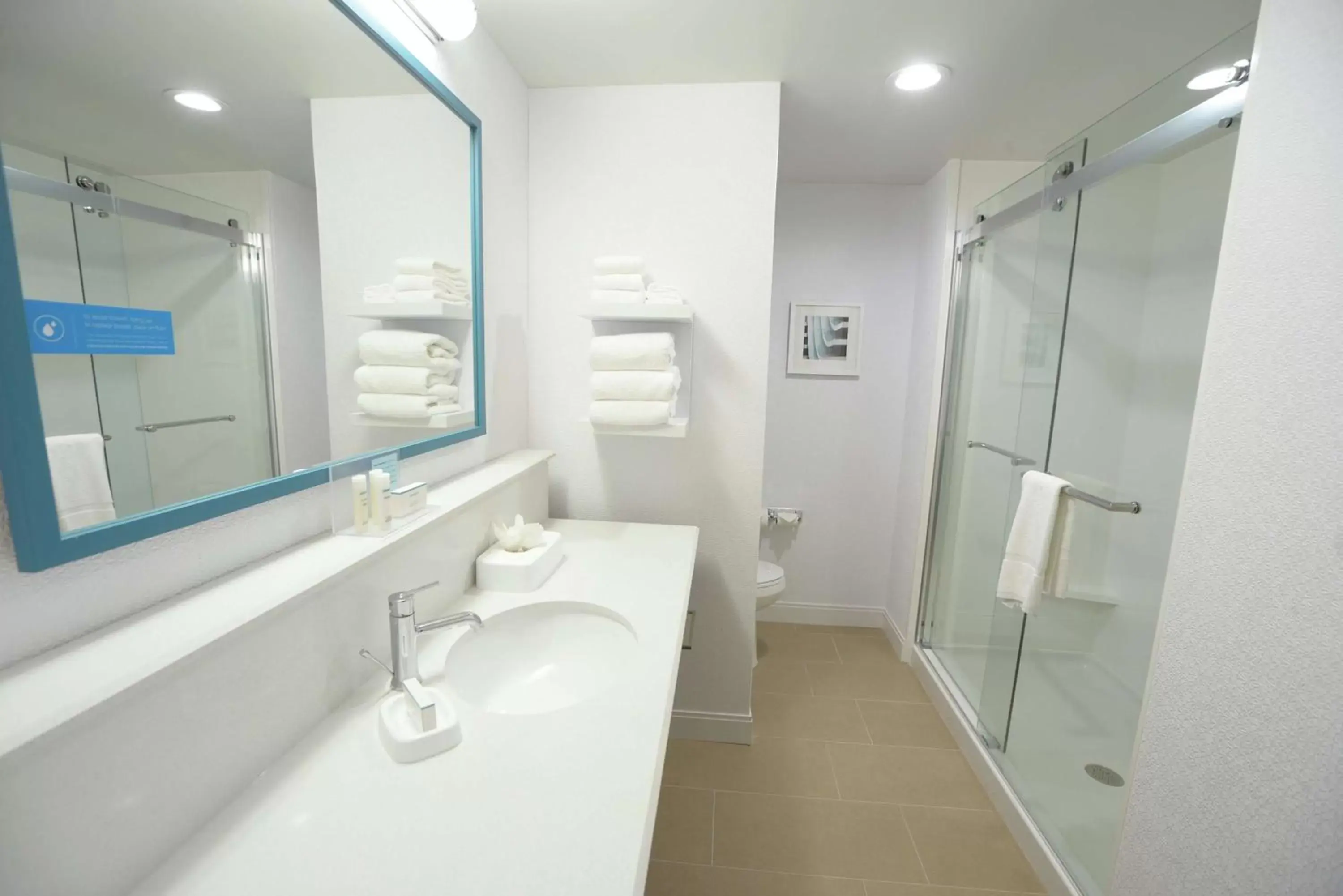 Bathroom in Hampton Inn & Suites Oklahoma City/Quail Springs