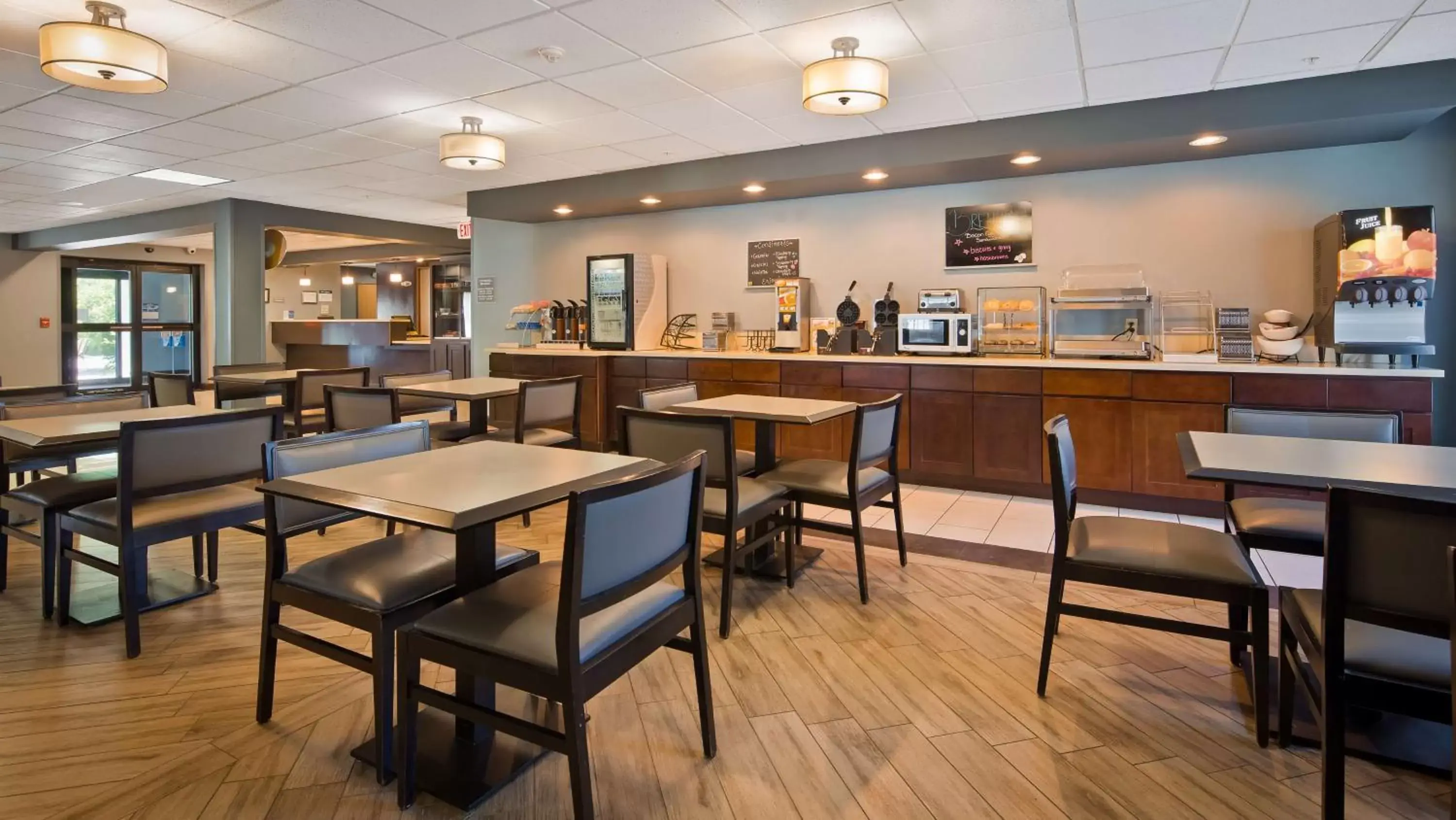 On site, Restaurant/Places to Eat in Best Western Plus Coldwater Hotel