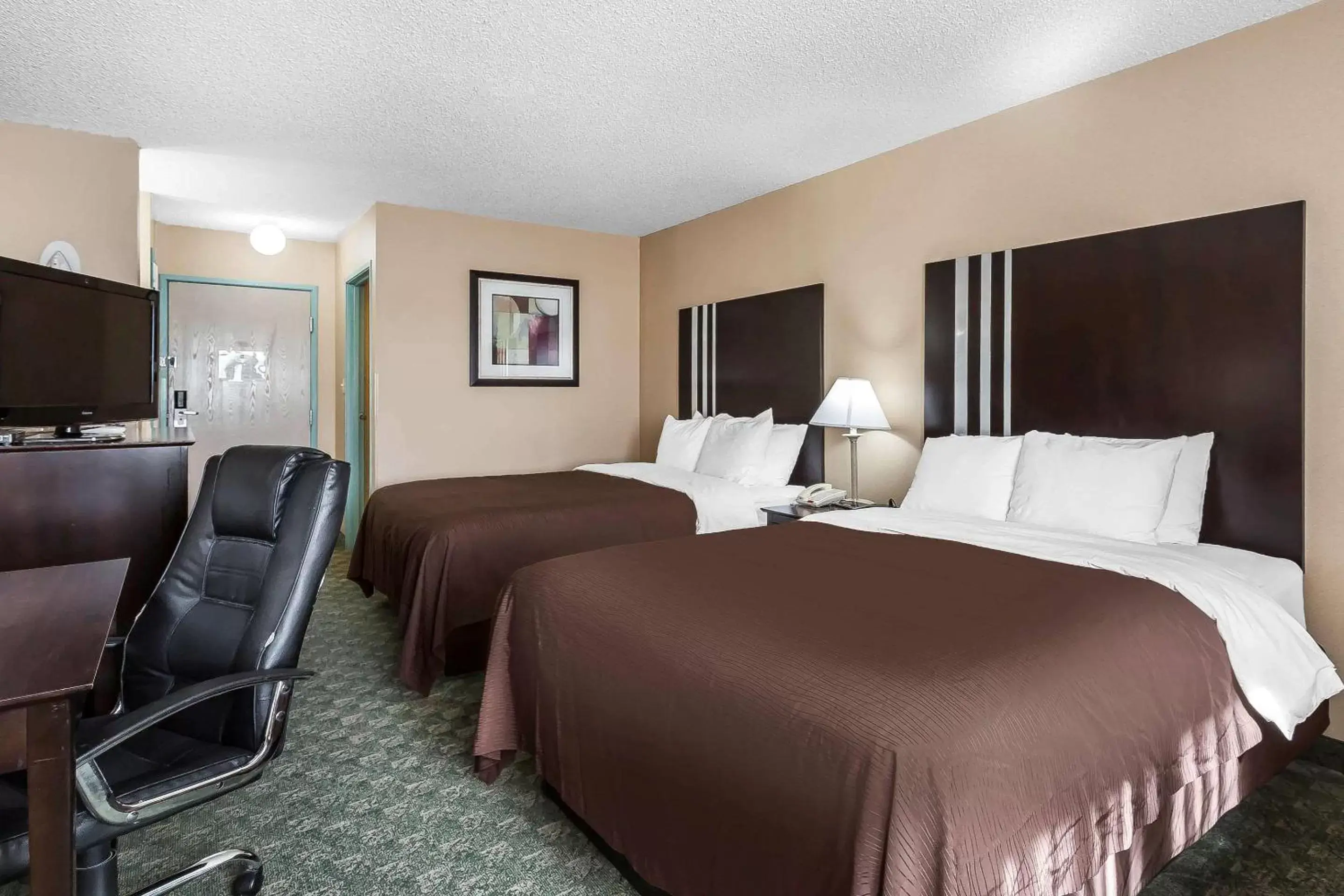 Photo of the whole room in Quality Inn Dumas