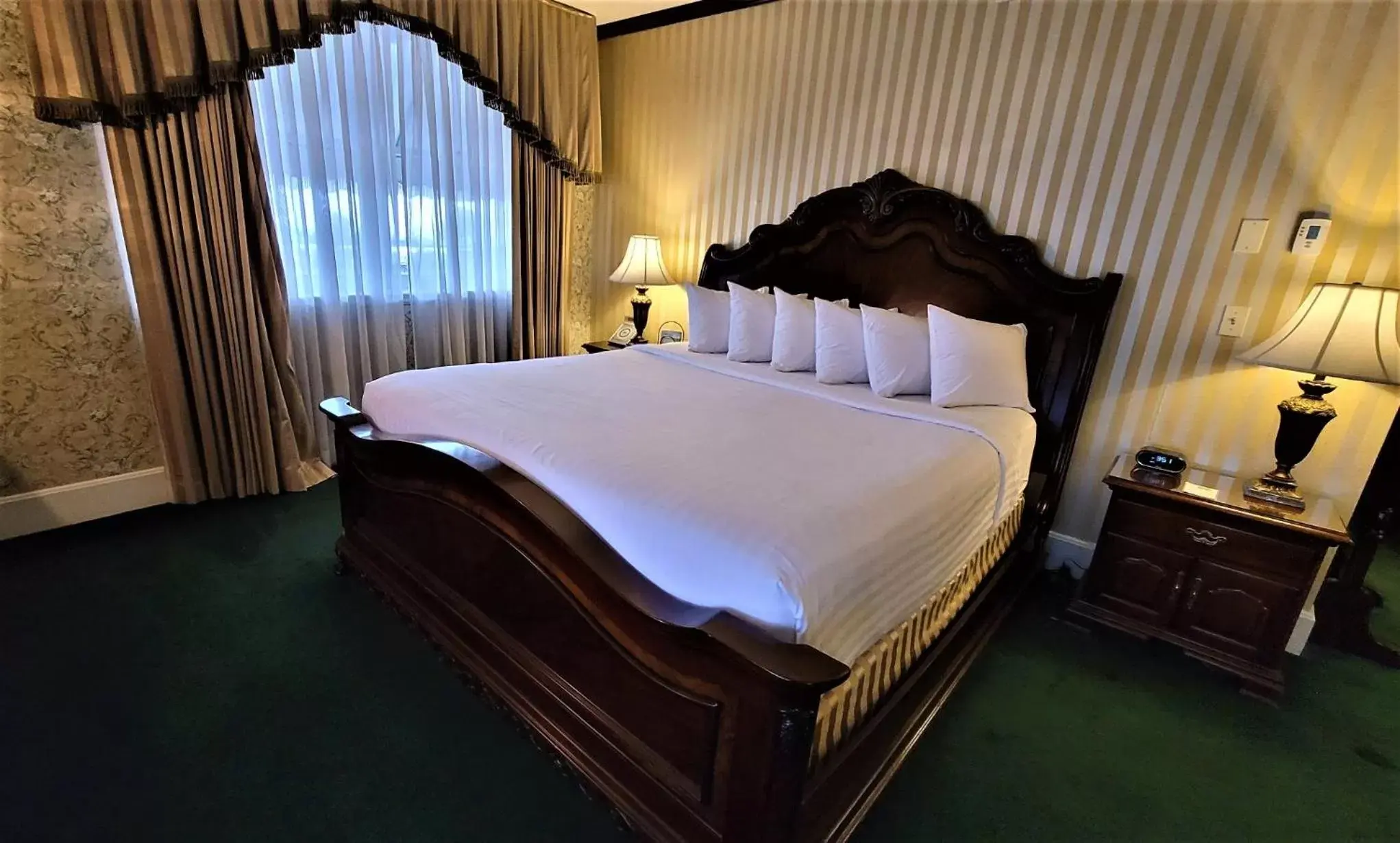 Bed in General Palmer Hotel
