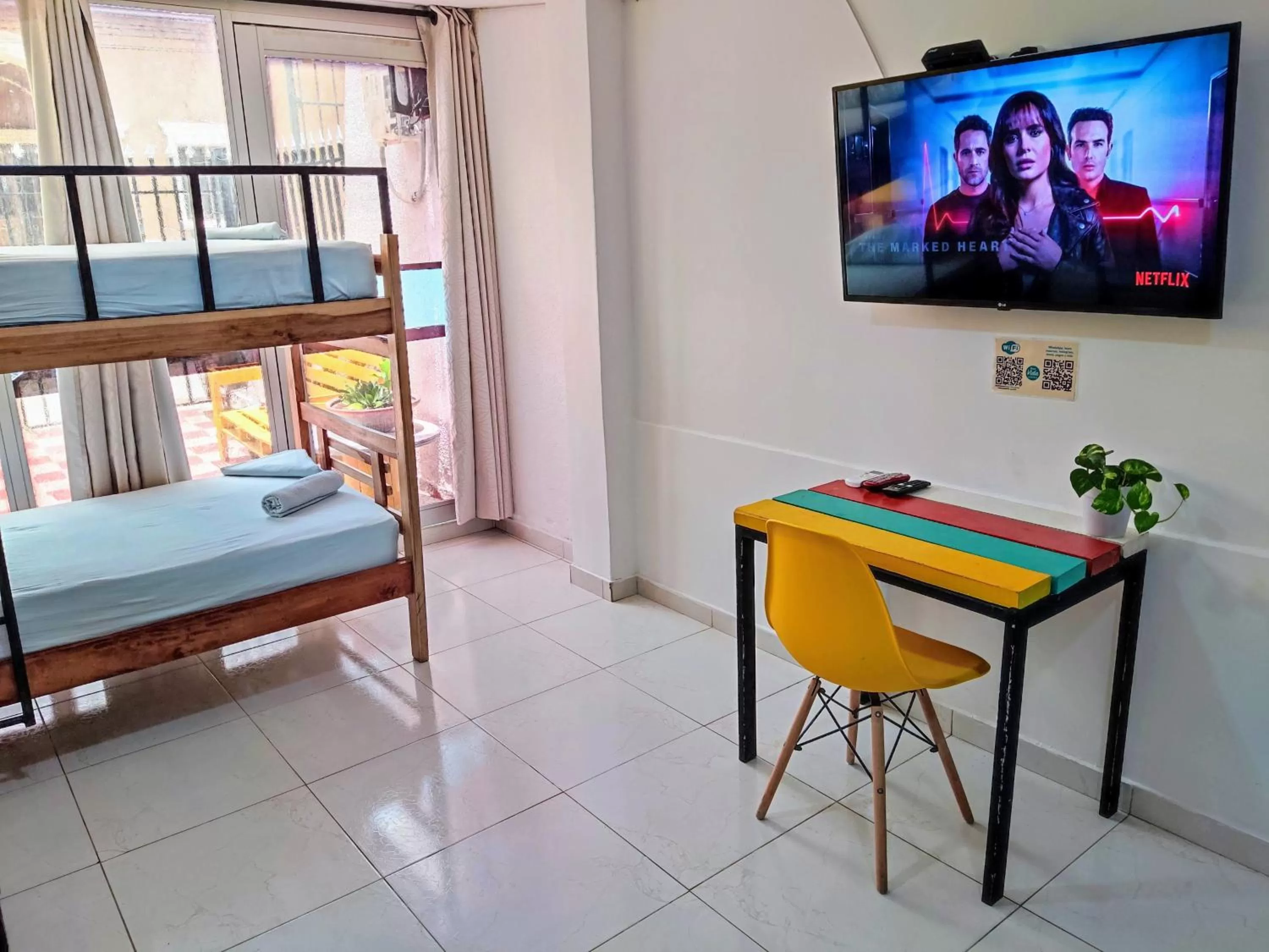 Family Room with Private Bathroom in Bona Vida Hotel