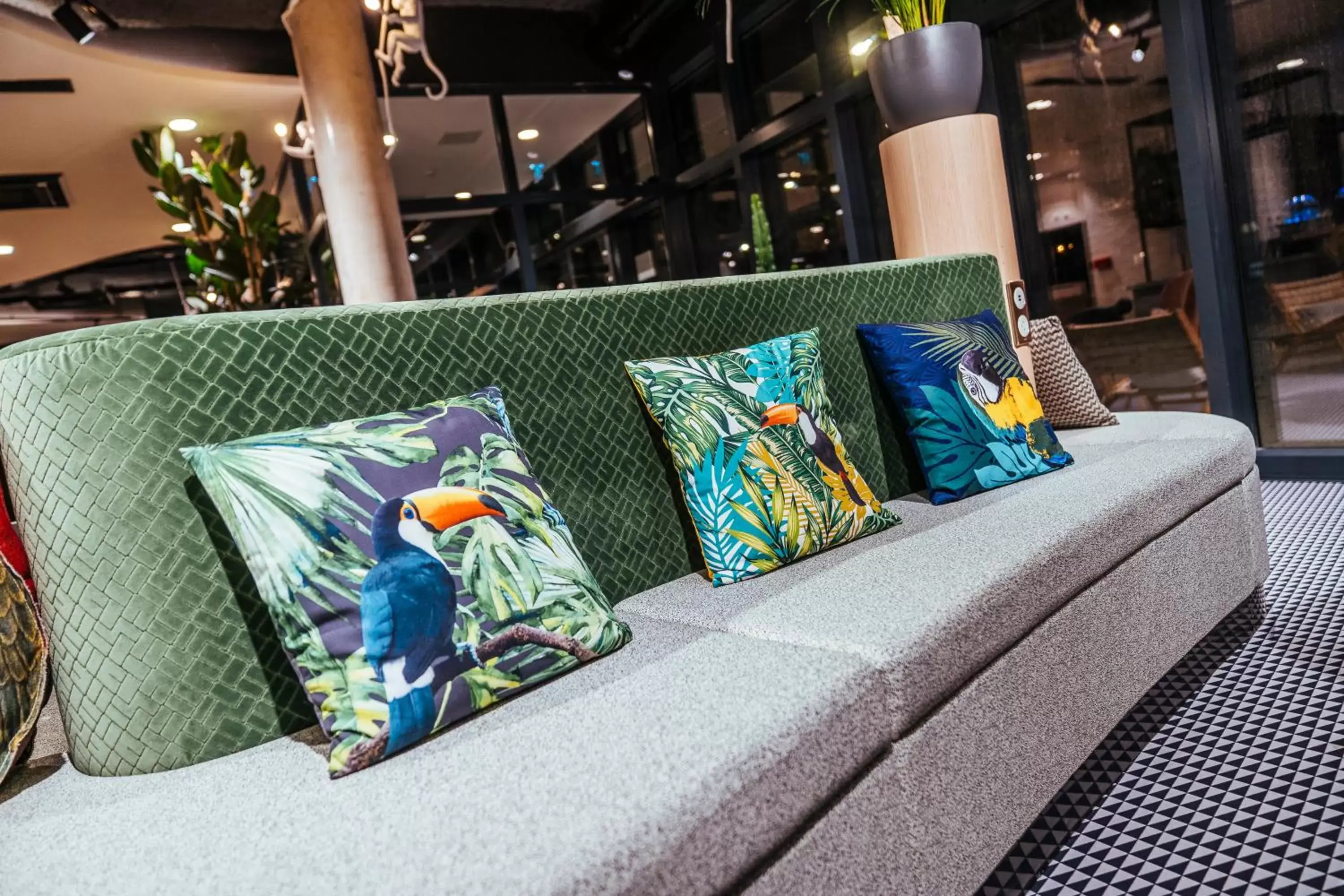 Lounge or bar in Ibis Styles Rouen Centre Rive Gauche