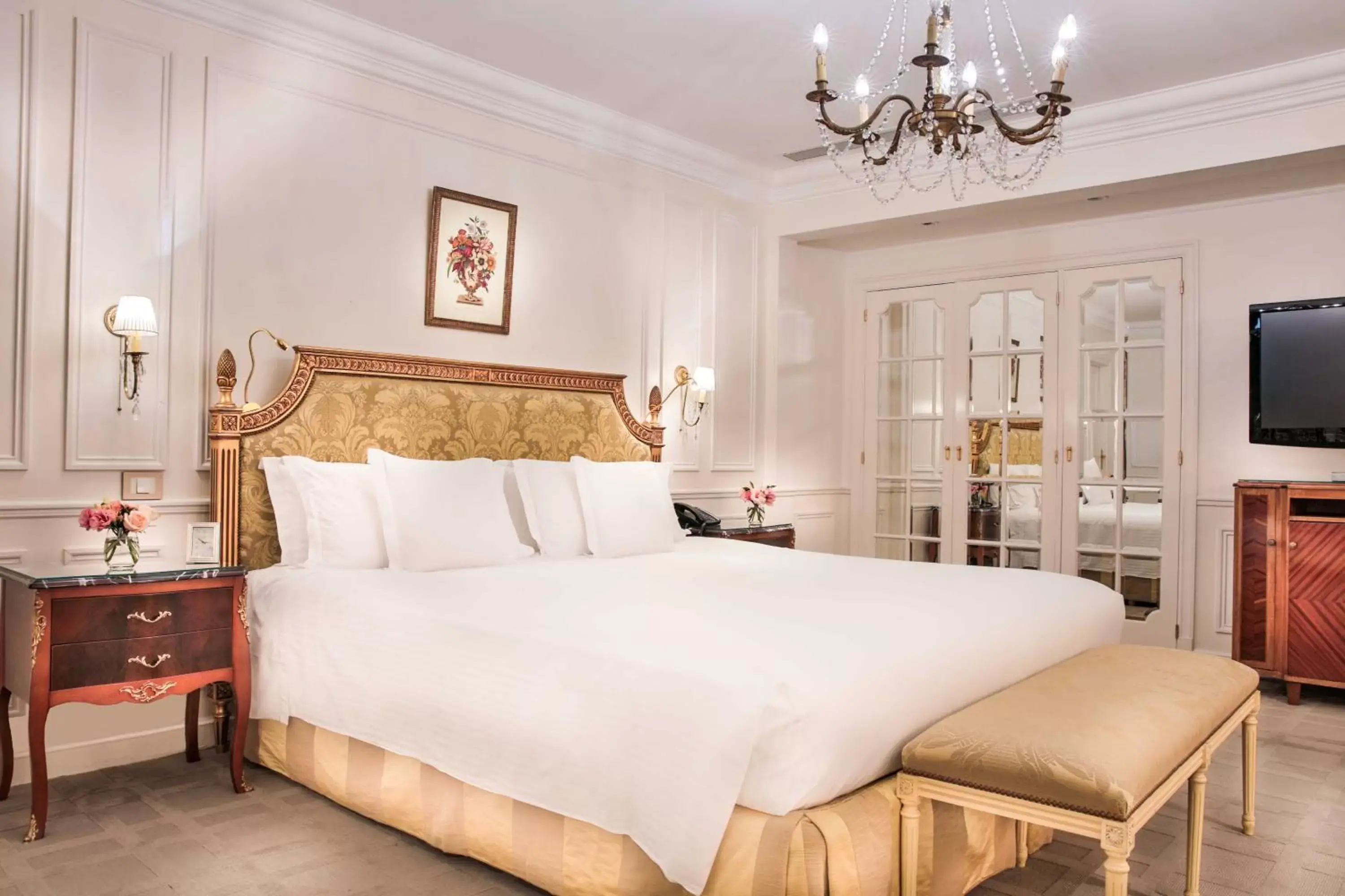 Photo of the whole room, Bed in Alvear Palace Hotel - Leading Hotels of the World