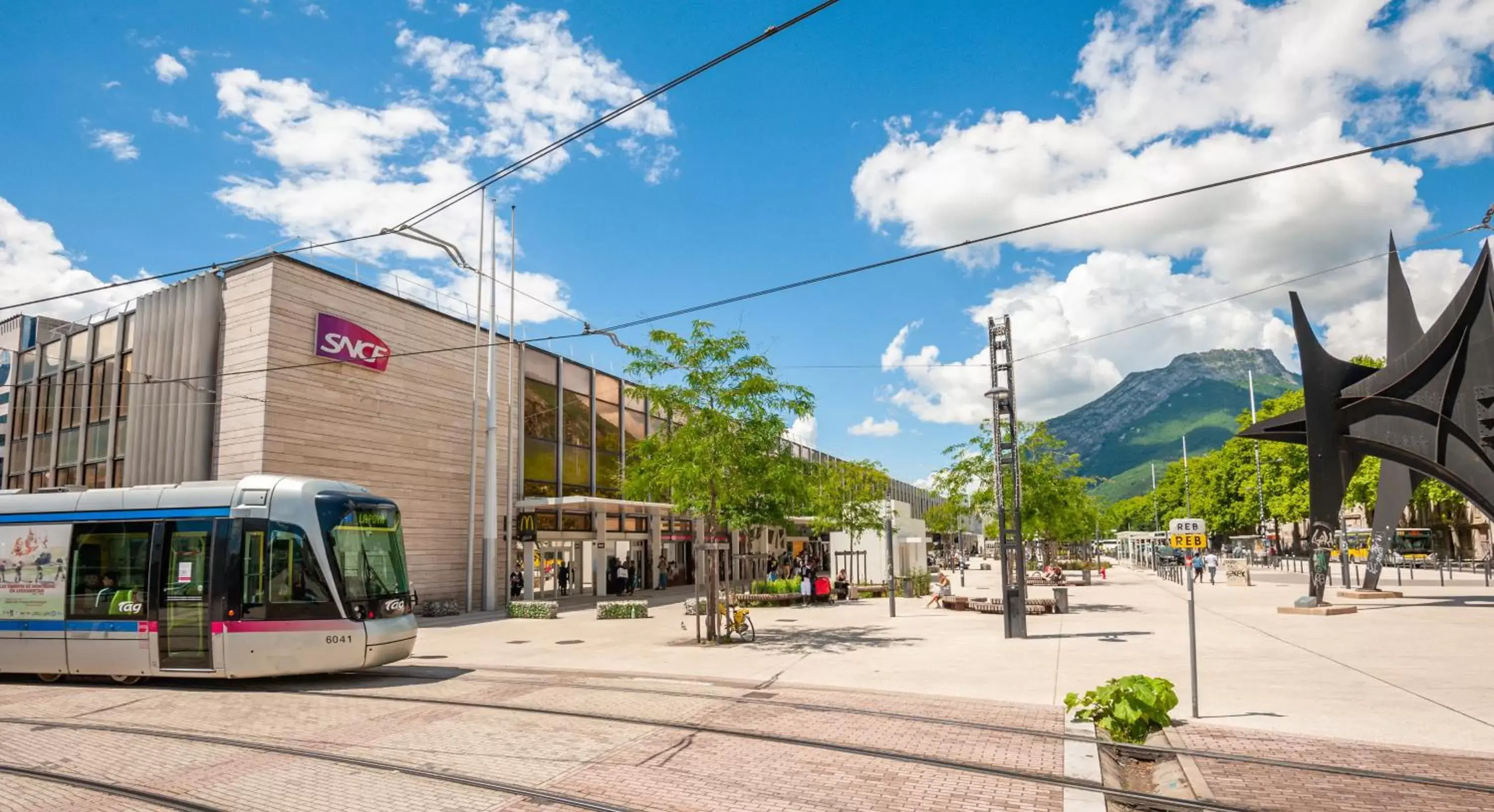 Neighbourhood in Le Hüb - Grenoble