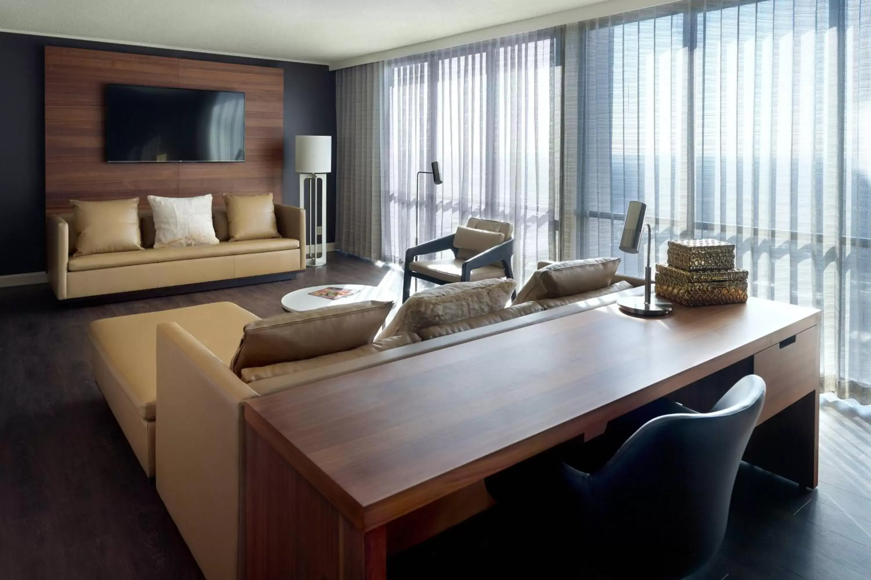 Living room, Seating Area in Atlanta Marriott Marquis