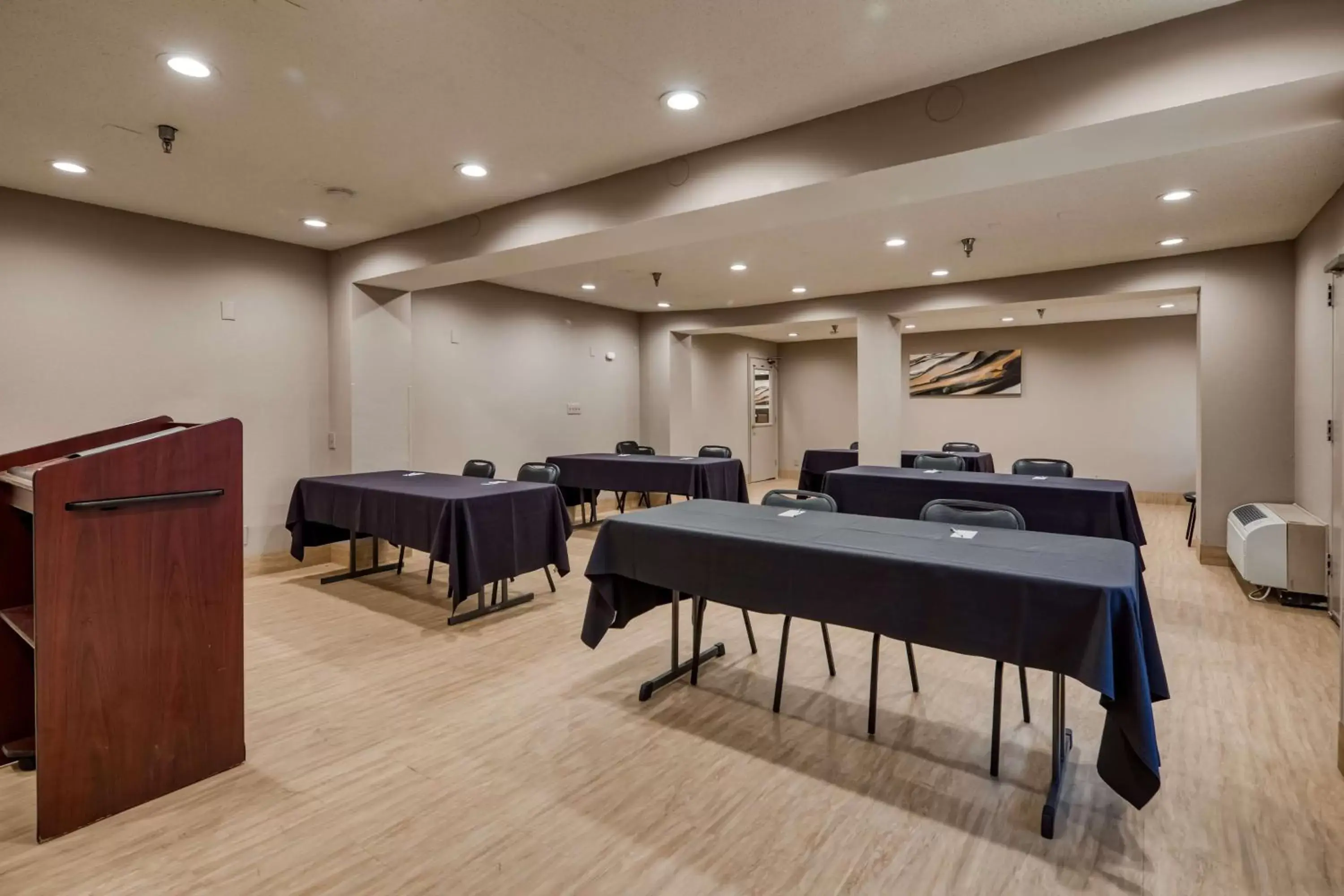 Meeting/conference room in SureStay Plus Hotel by Best Western Durham Medical Center