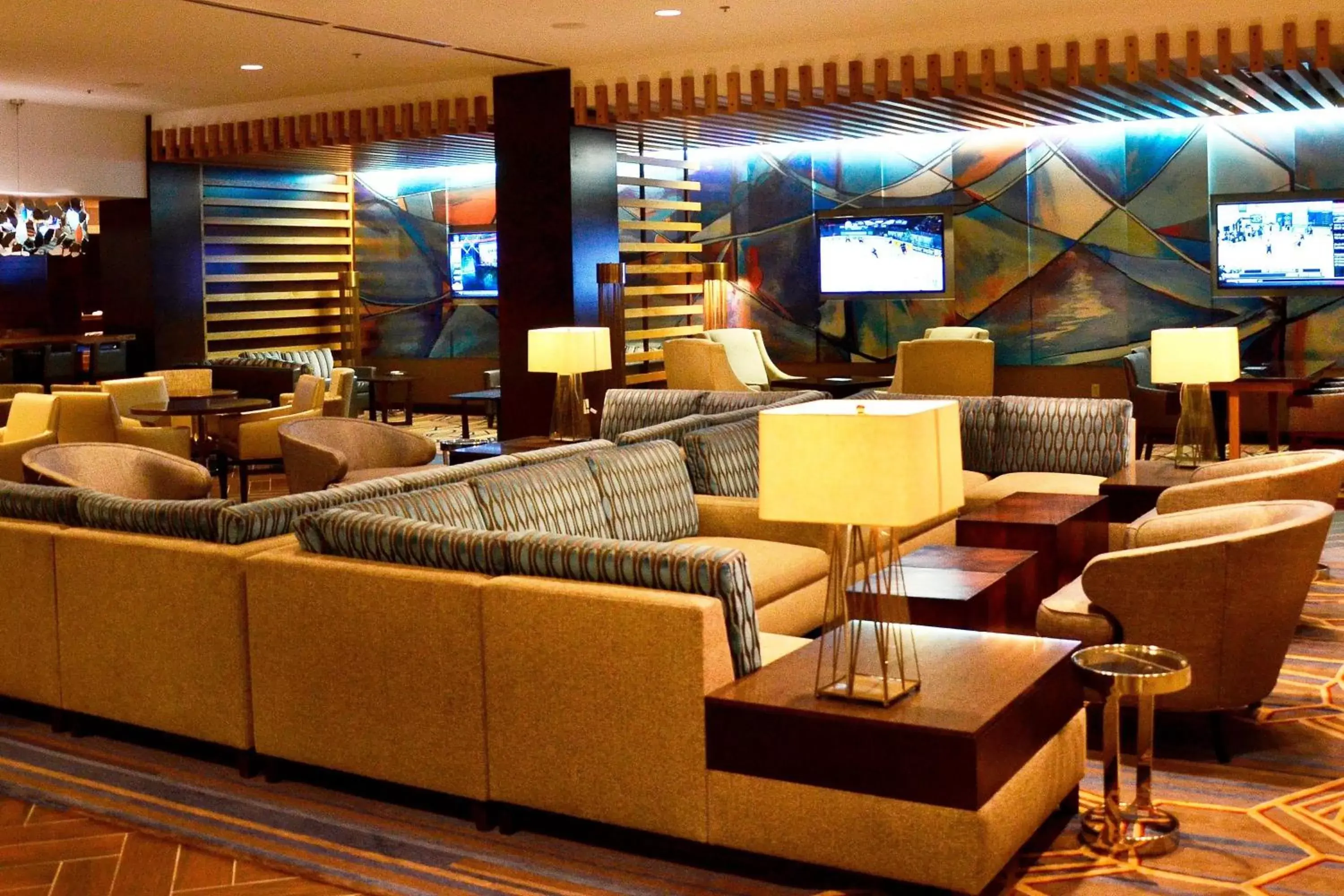 Lobby or reception, Restaurant/Places to Eat in Boston Marriott Burlington