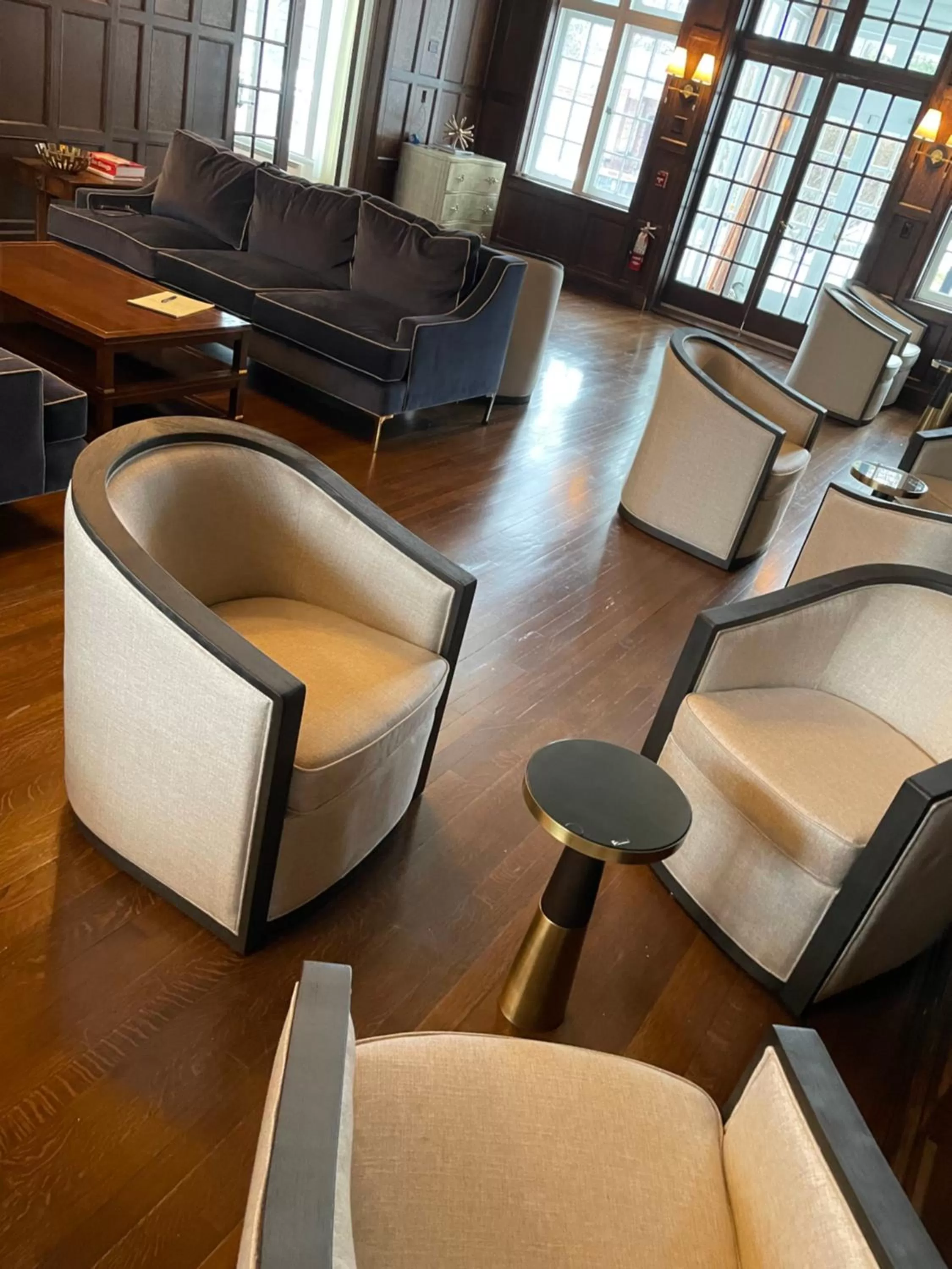 The Argus Hotel & Cocktail Lounge