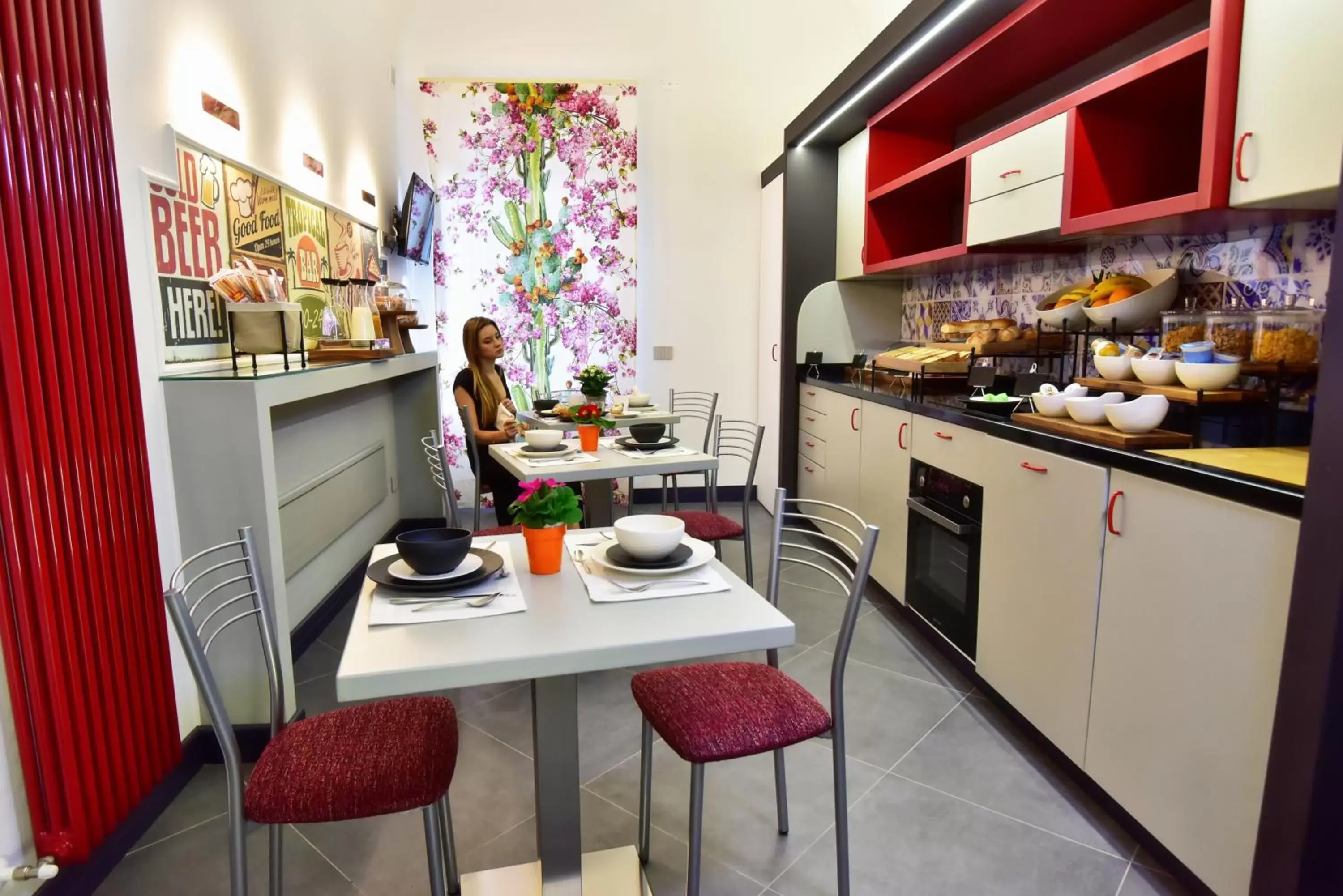 Breakfast, Kitchen/Kitchenette in ANFITEATRO LE SUITES