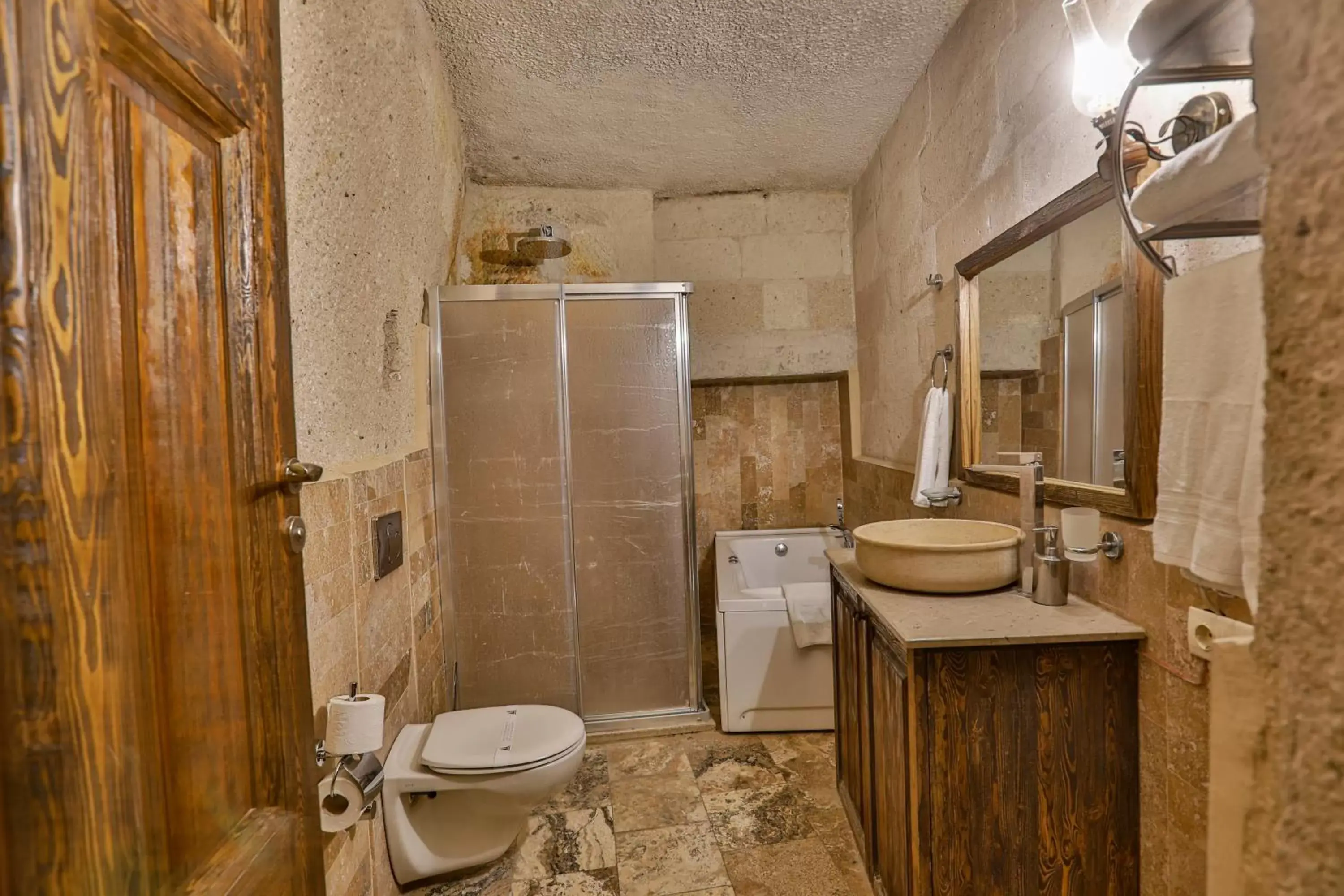 Toilet, Bathroom in Hidden Cave Hotel