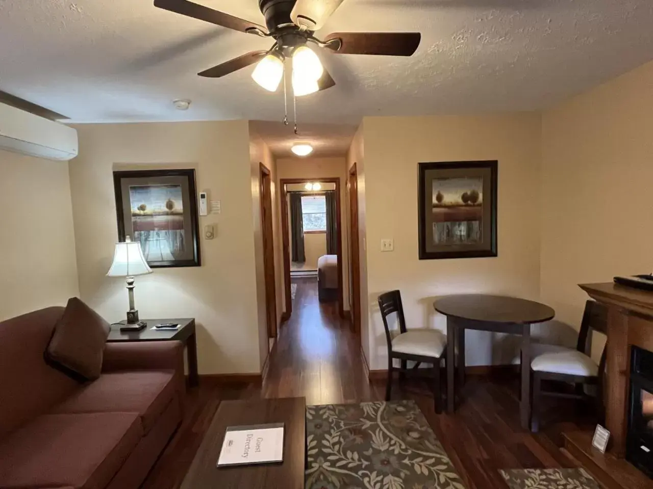 Living room, Seating Area in Woodfield Manor - A Sundance Vacations Property