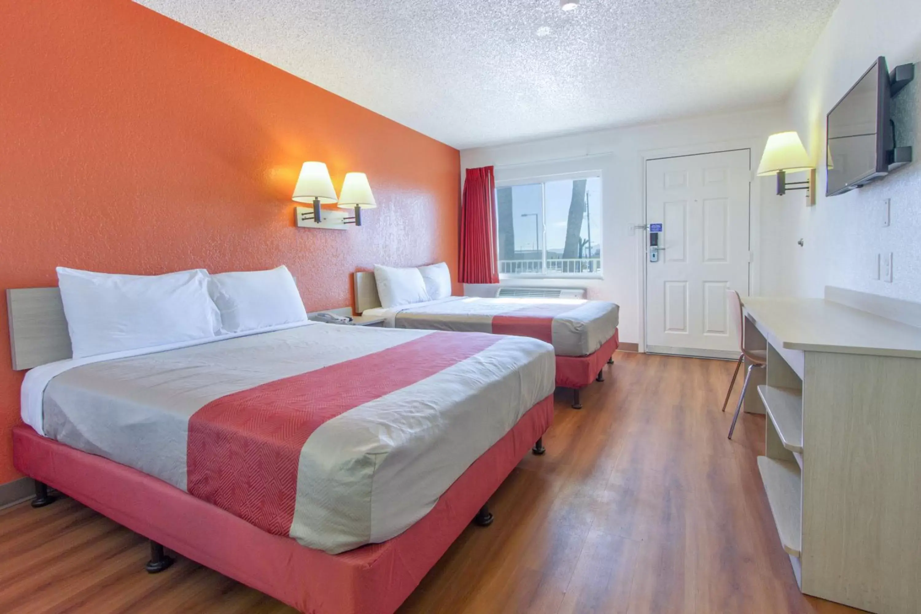 Bedroom in Motel 6-Phoenix, AZ - Airport - 24th Street