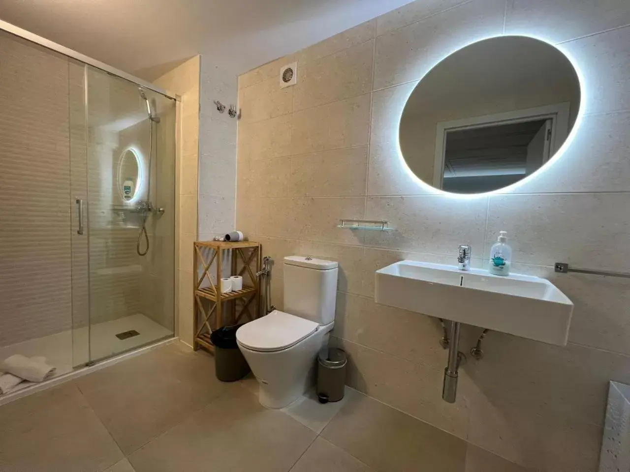 Bathroom in Grandera Apart`s - Carbonell 1