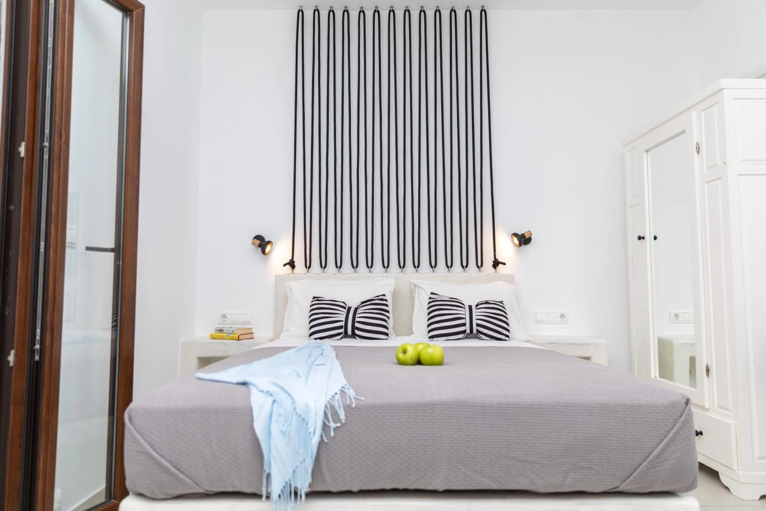 Bed in Depis Place and Apartments